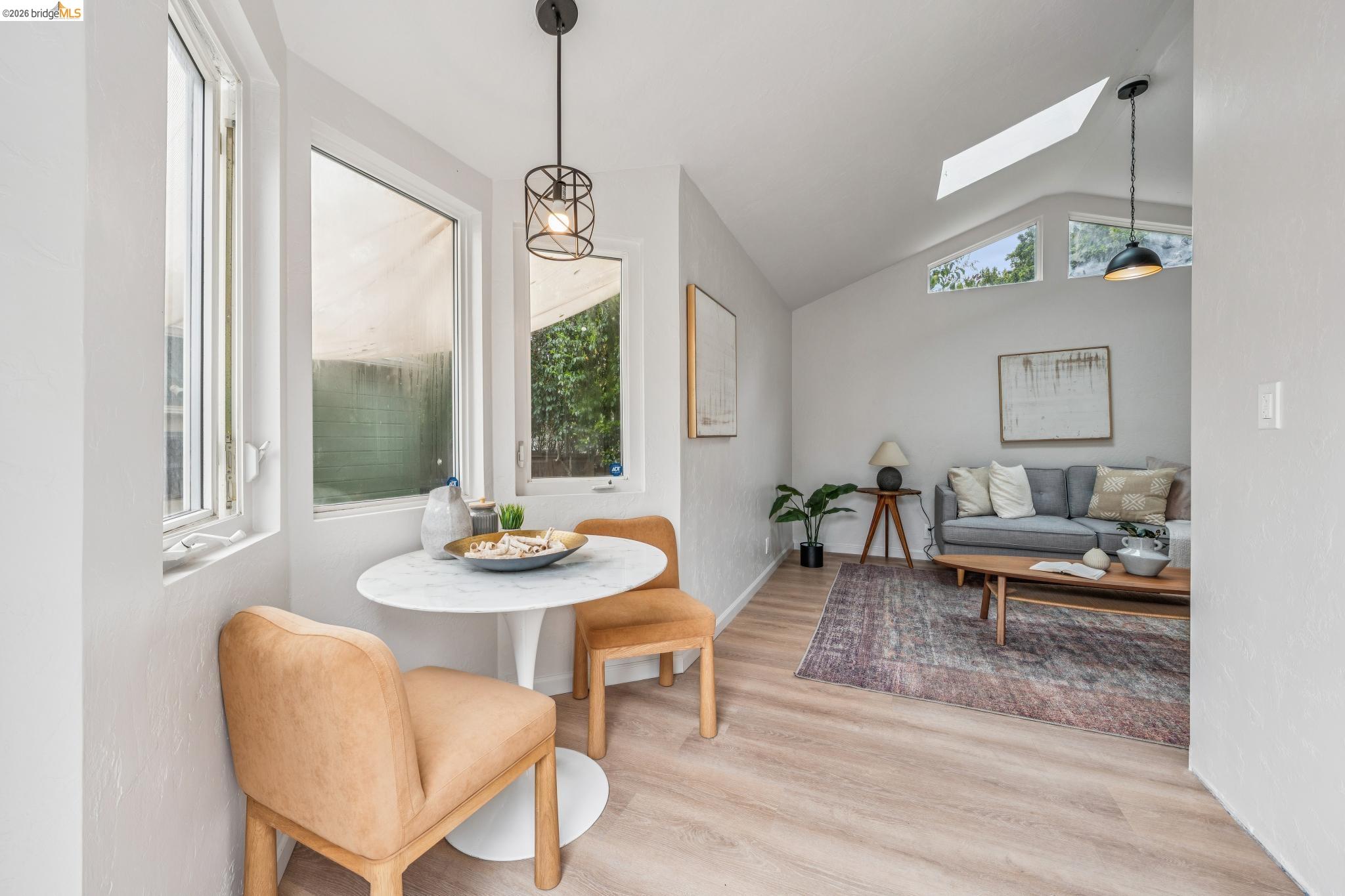 Detail Gallery Image 25 of 32 For 3056 Roxbury Avenue, Oakland,  CA 94605 - 4 Beds | 2/1 Baths
