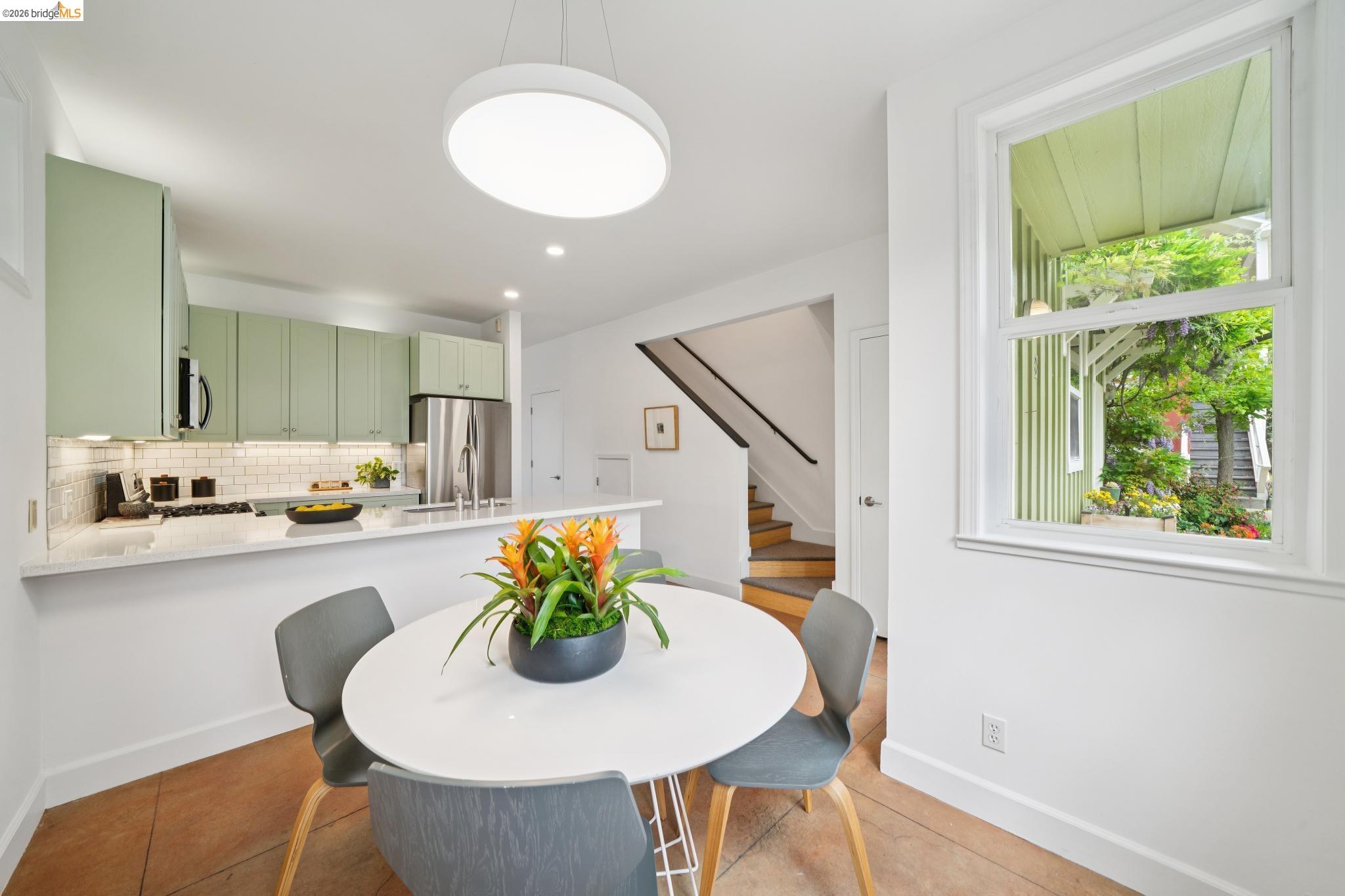 Detail Gallery Image 20 of 42 For 480 42nd St #E,  Oakland,  CA 94609 - 3 Beds | 1/1 Baths