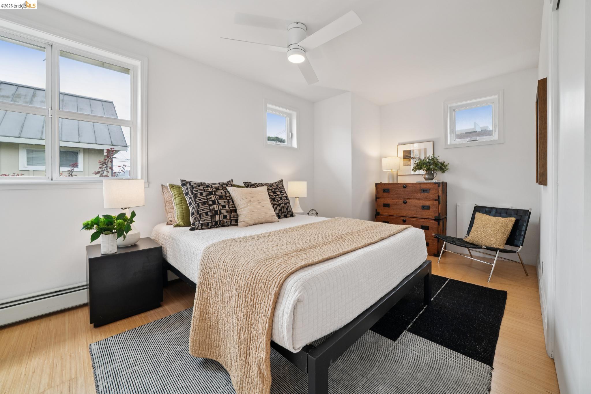 Detail Gallery Image 23 of 42 For 480 42nd St #E,  Oakland,  CA 94609 - 3 Beds | 1/1 Baths