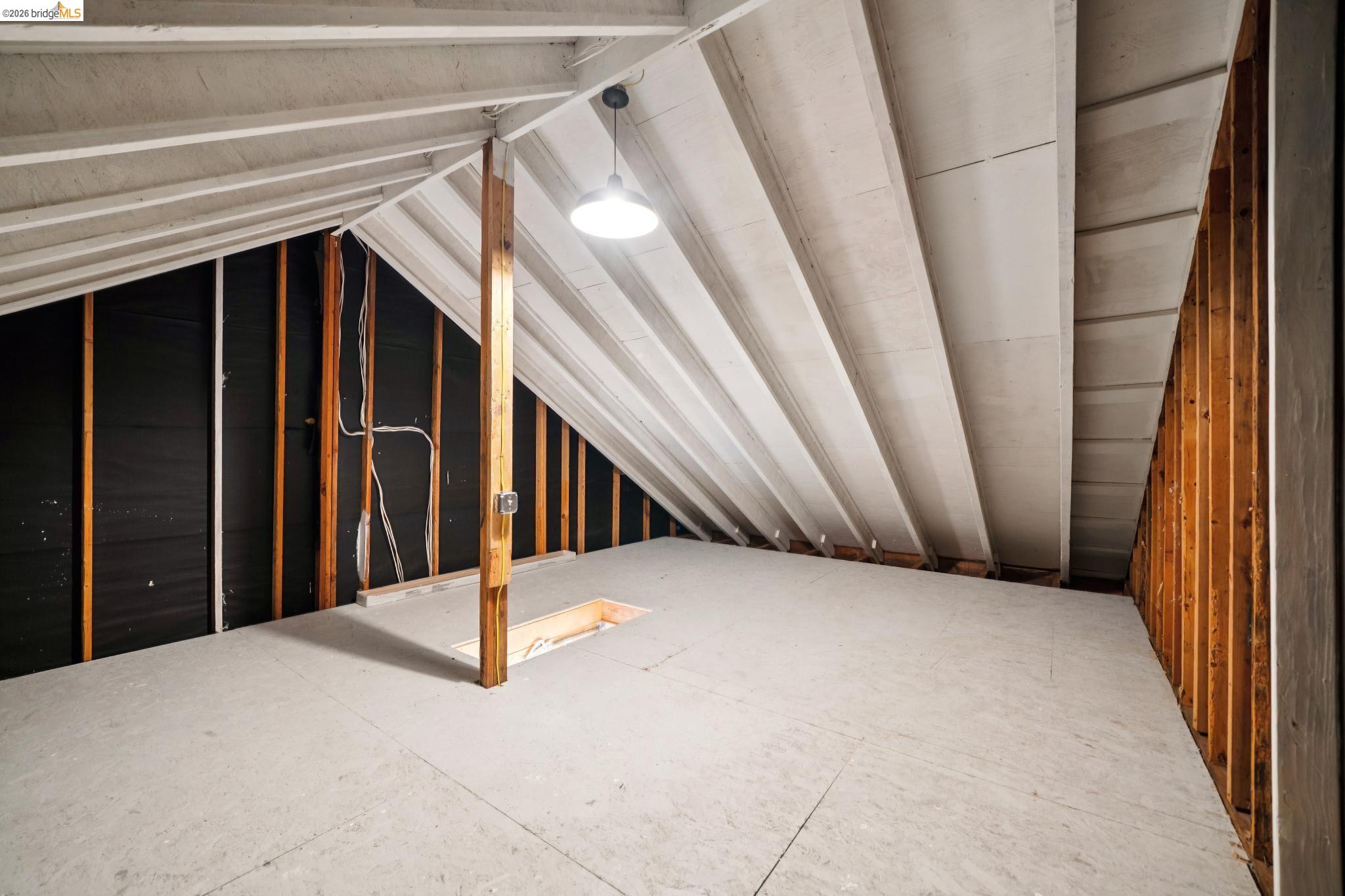 Detail Gallery Image 34 of 42 For 480 42nd St #E,  Oakland,  CA 94609 - 3 Beds | 1/1 Baths