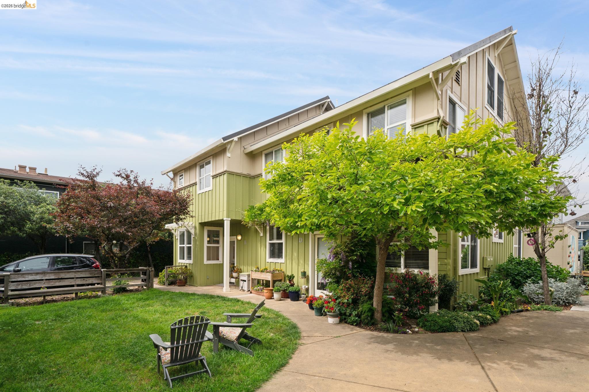 Detail Gallery Image 5 of 42 For 480 42nd St #E,  Oakland,  CA 94609 - 3 Beds | 1/1 Baths