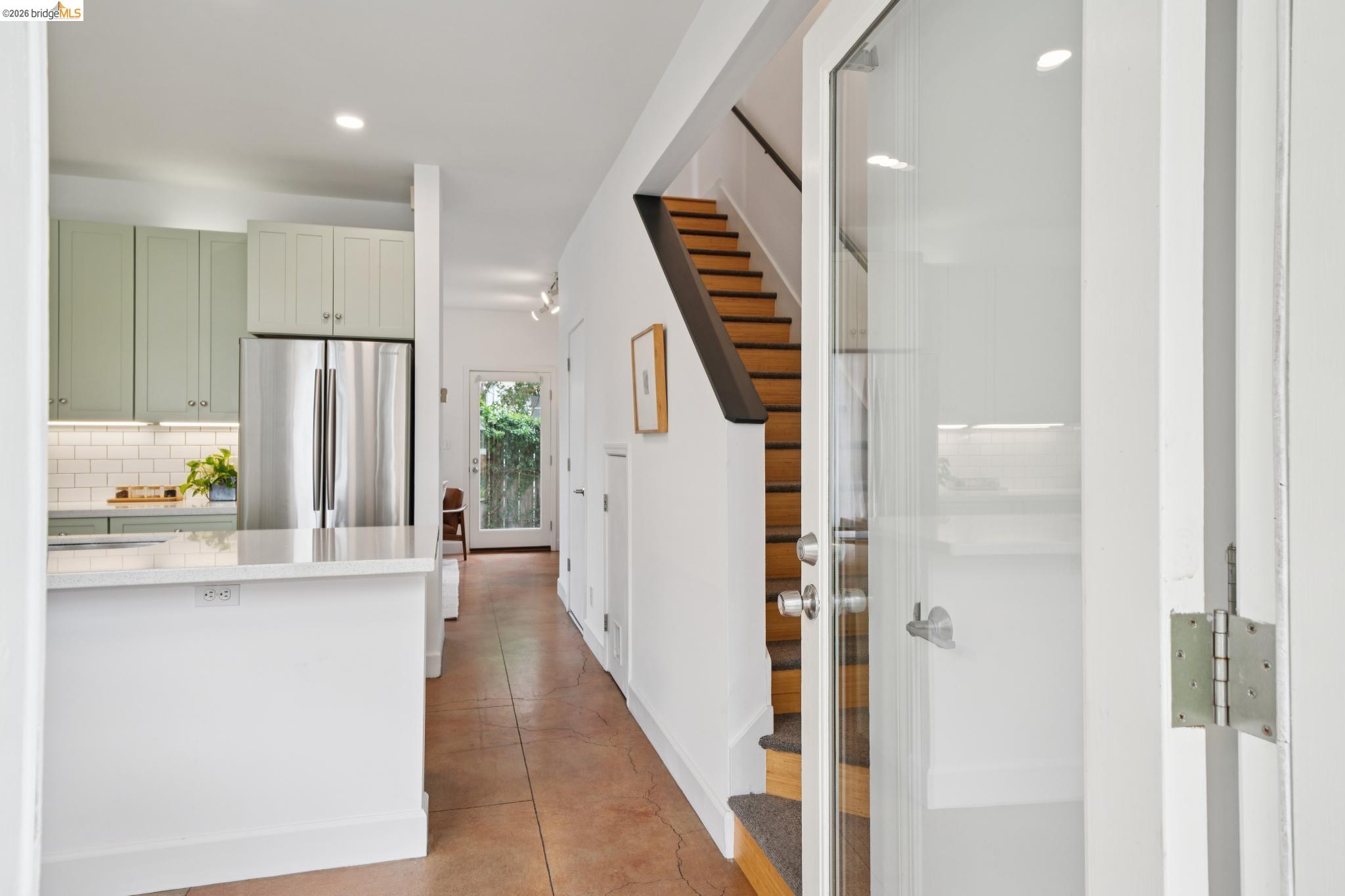 Detail Gallery Image 10 of 42 For 480 42nd St #E,  Oakland,  CA 94609 - 3 Beds | 1/1 Baths