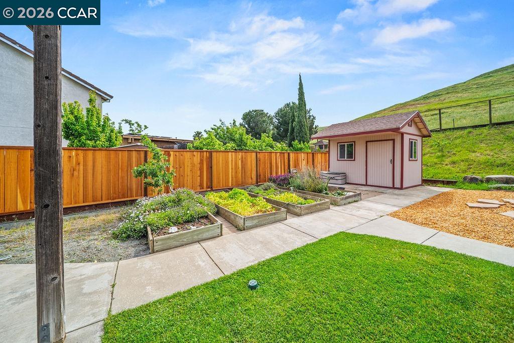 Detail Gallery Image 40 of 52 For 1065 Dawnview Ct, Pittsburg,  CA 94565 - 6 Beds | 2/1 Baths