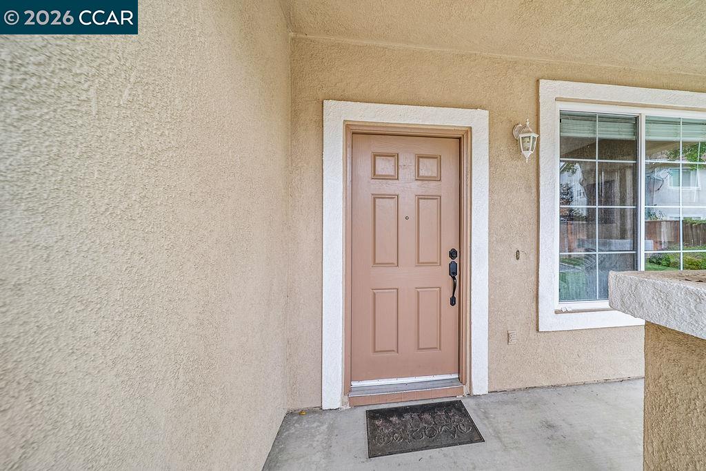 Detail Gallery Image 5 of 52 For 1065 Dawnview Ct, Pittsburg,  CA 94565 - 6 Beds | 2/1 Baths