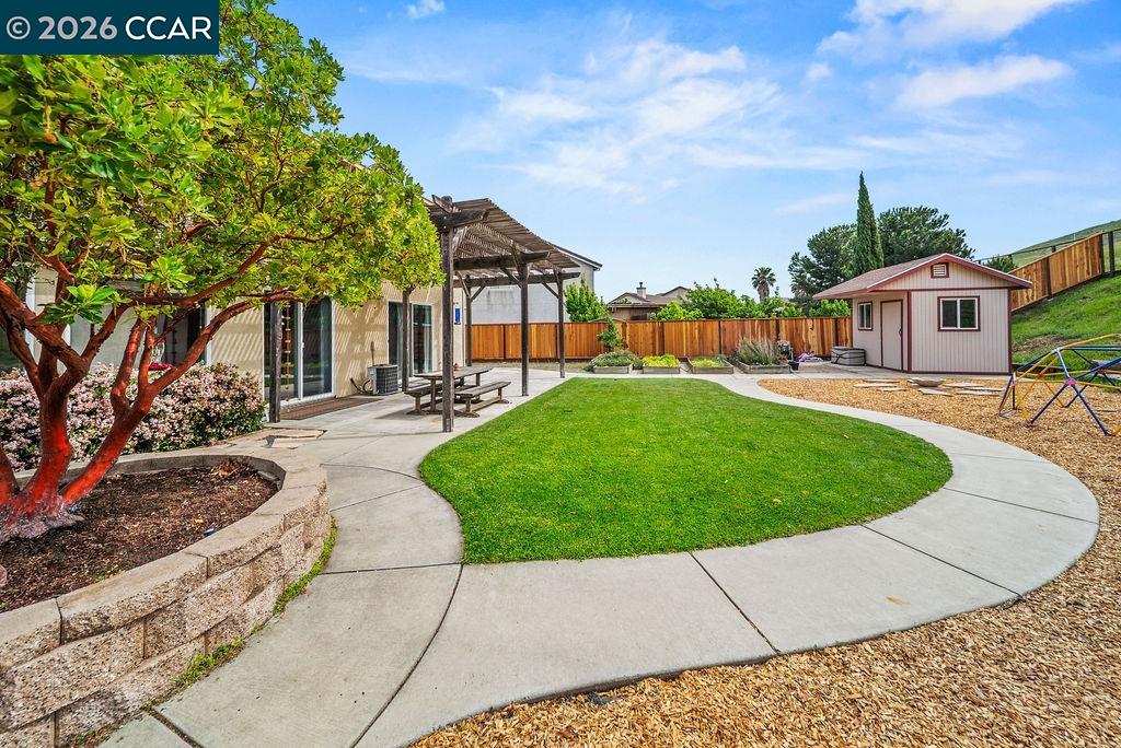 Detail Gallery Image 46 of 52 For 1065 Dawnview Ct, Pittsburg,  CA 94565 - 6 Beds | 2/1 Baths