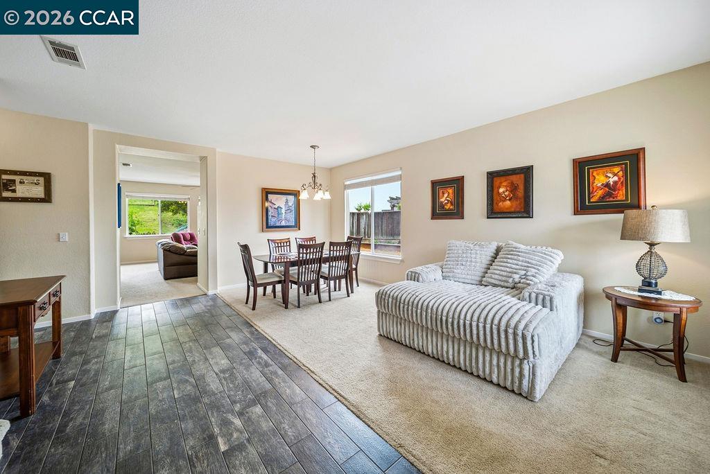 Detail Gallery Image 6 of 52 For 1065 Dawnview Ct, Pittsburg,  CA 94565 - 6 Beds | 2/1 Baths