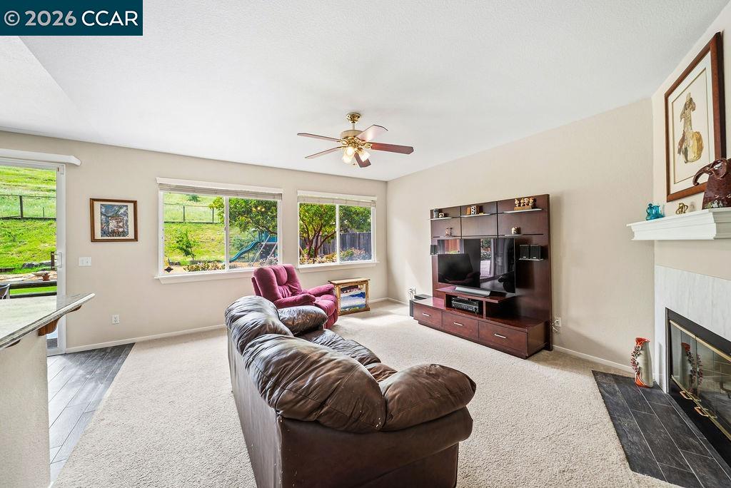 Detail Gallery Image 9 of 52 For 1065 Dawnview Ct, Pittsburg,  CA 94565 - 6 Beds | 2/1 Baths