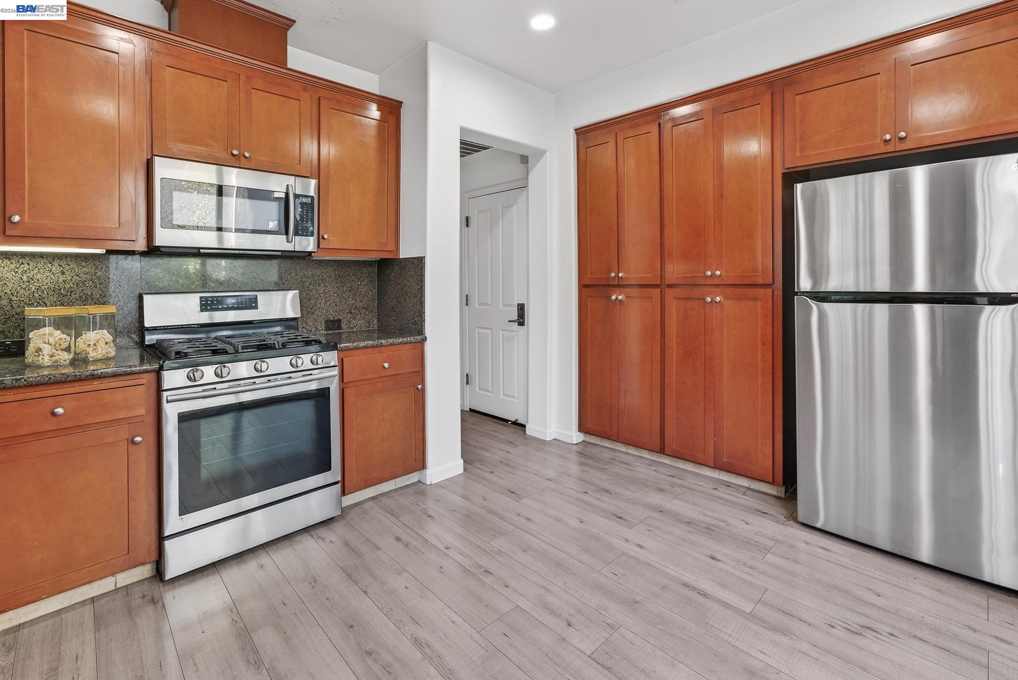 Detail Gallery Image 13 of 33 For 9831 Belladonna Dr, San Ramon,  CA 94582 - 3 Beds | 2/1 Baths