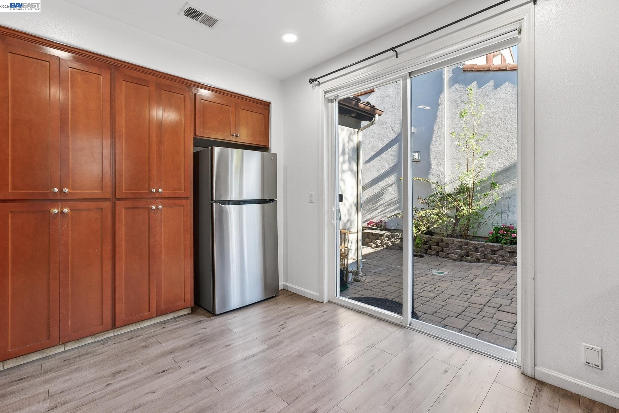 Detail Gallery Image 14 of 33 For 9831 Belladonna Dr, San Ramon,  CA 94582 - 3 Beds | 2/1 Baths