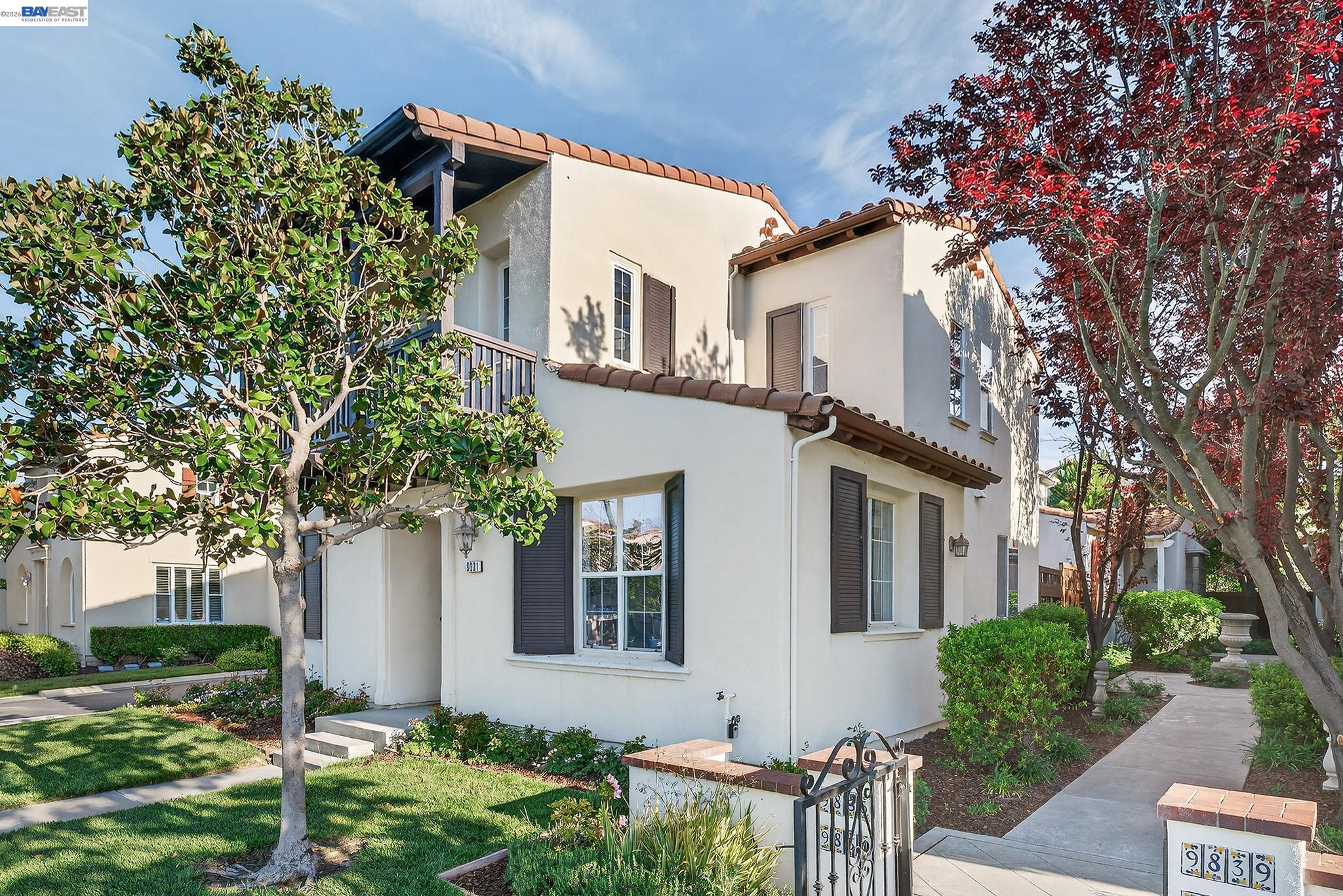 Detail Gallery Image 3 of 33 For 9831 Belladonna Dr, San Ramon,  CA 94582 - 3 Beds | 2/1 Baths