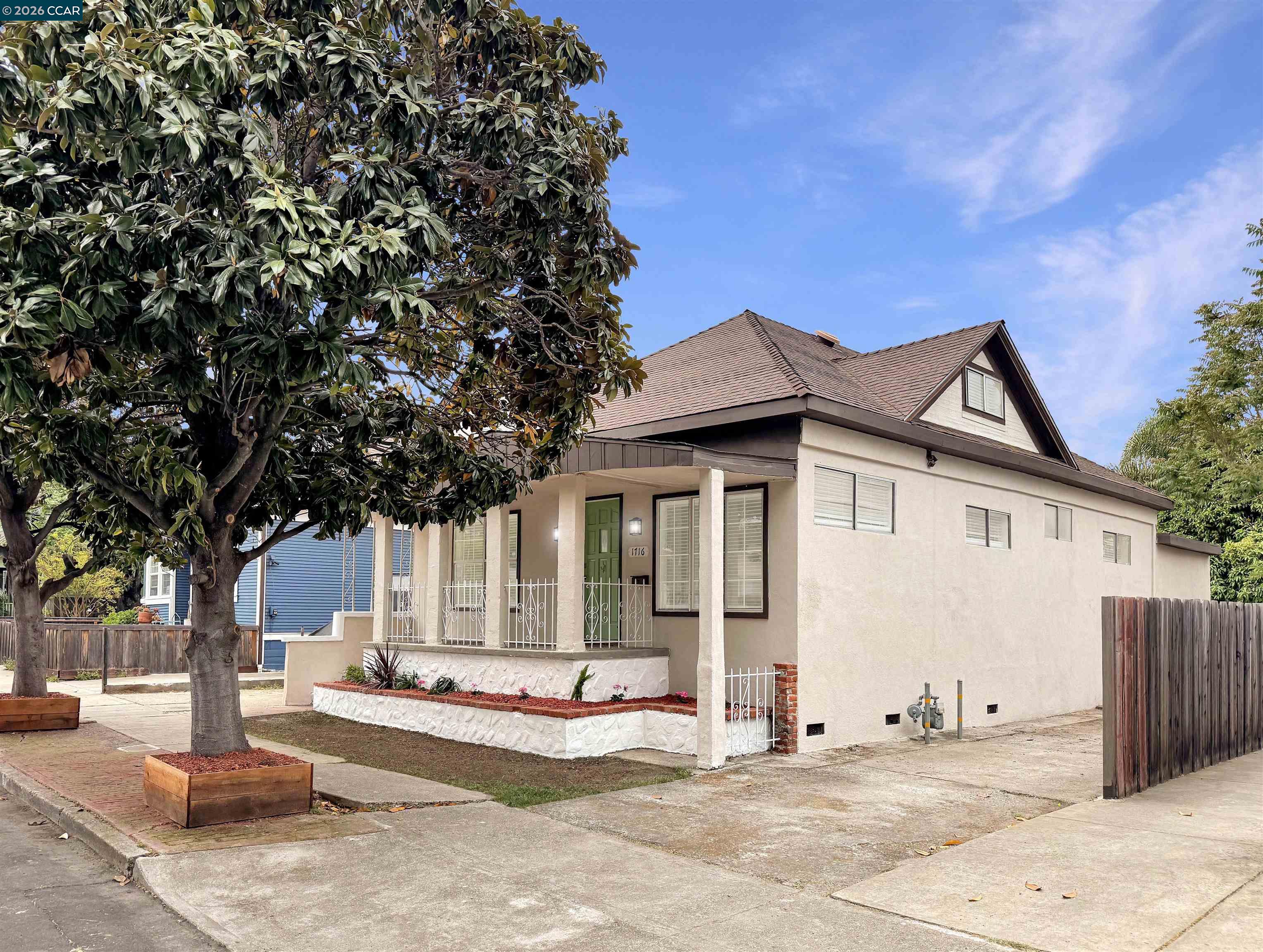 Detail Gallery Image 2 of 30 For 1716 Estudillo St, Martinez,  CA 94553 - 3 Beds | 2 Baths