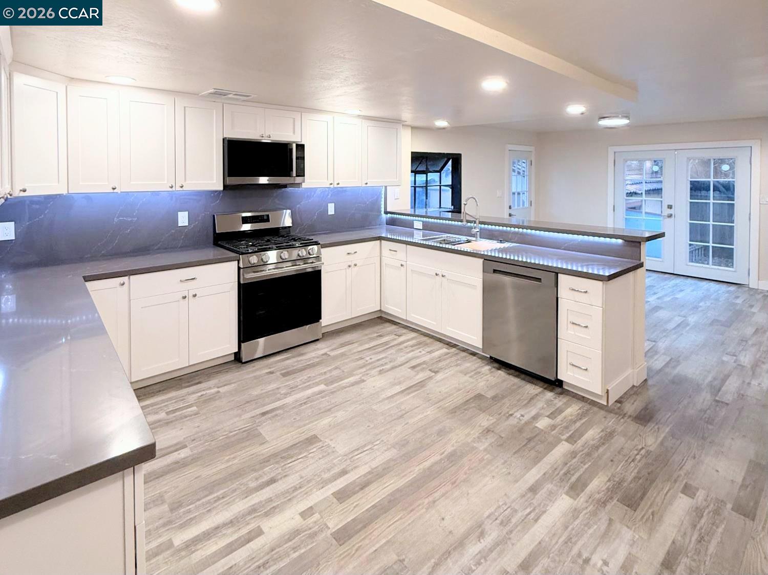 Detail Gallery Image 9 of 30 For 1716 Estudillo St, Martinez,  CA 94553 - 3 Beds | 2 Baths