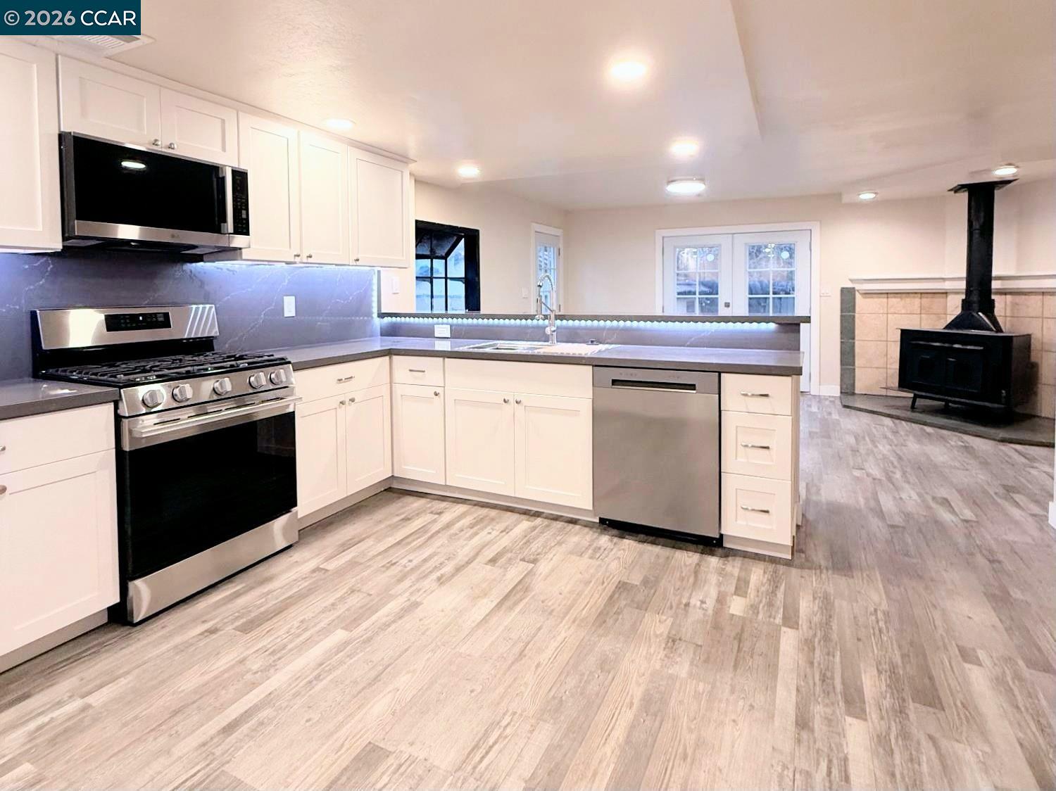 Detail Gallery Image 10 of 30 For 1716 Estudillo St, Martinez,  CA 94553 - 3 Beds | 2 Baths