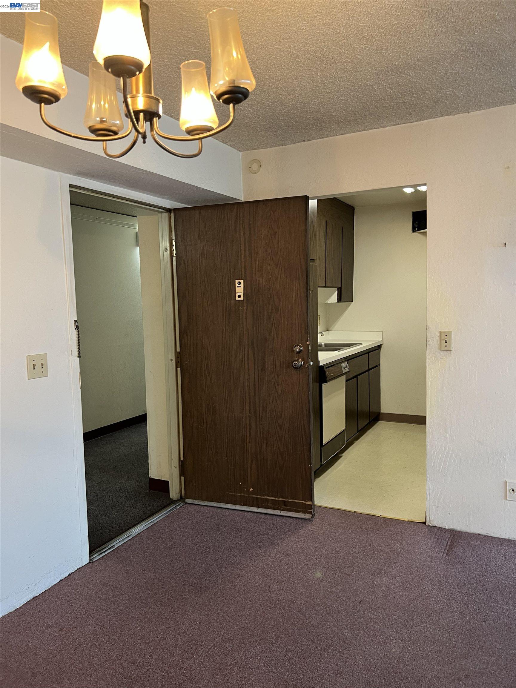 Detail Gallery Image 3 of 13 For 801 Franklin St #707,  Oakland,  CA 94607 - 1 Beds | 1 Baths