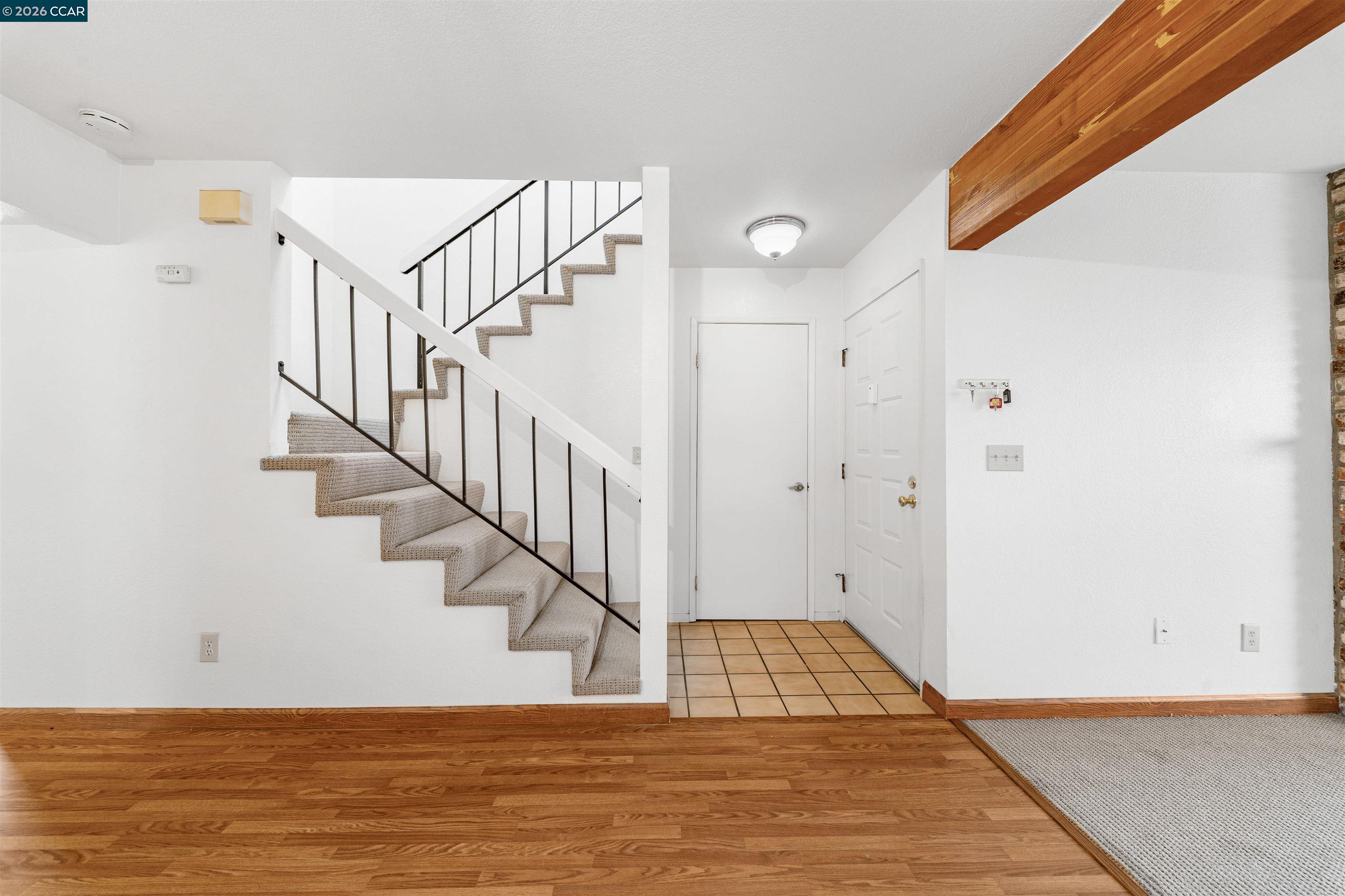 Photo #2: 41129240 Listing: Photo #2