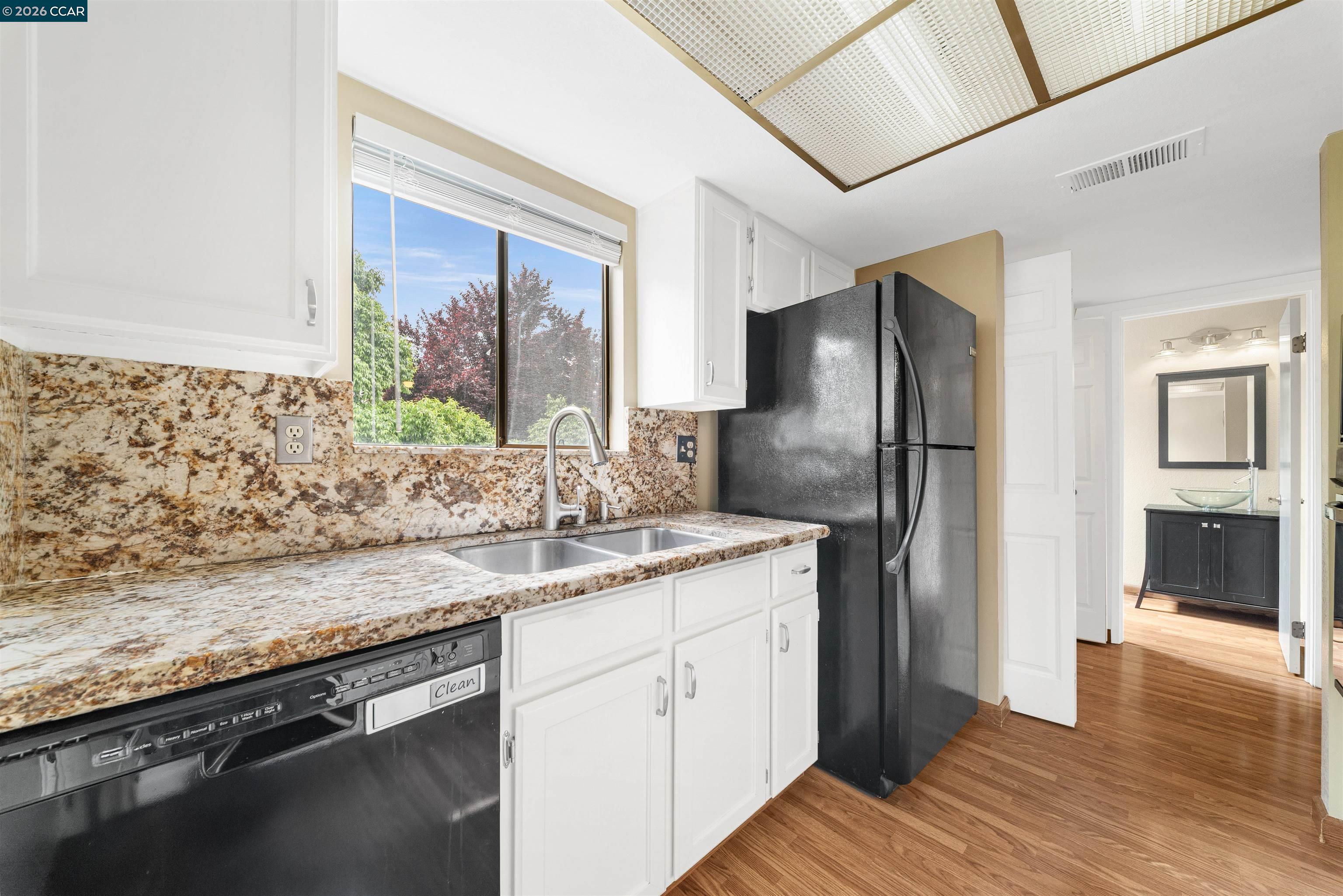 Detail Gallery Image 15 of 37 For 2055 Sierra Rd #106,  Concord,  CA 94518 - 2 Beds | 1/1 Baths