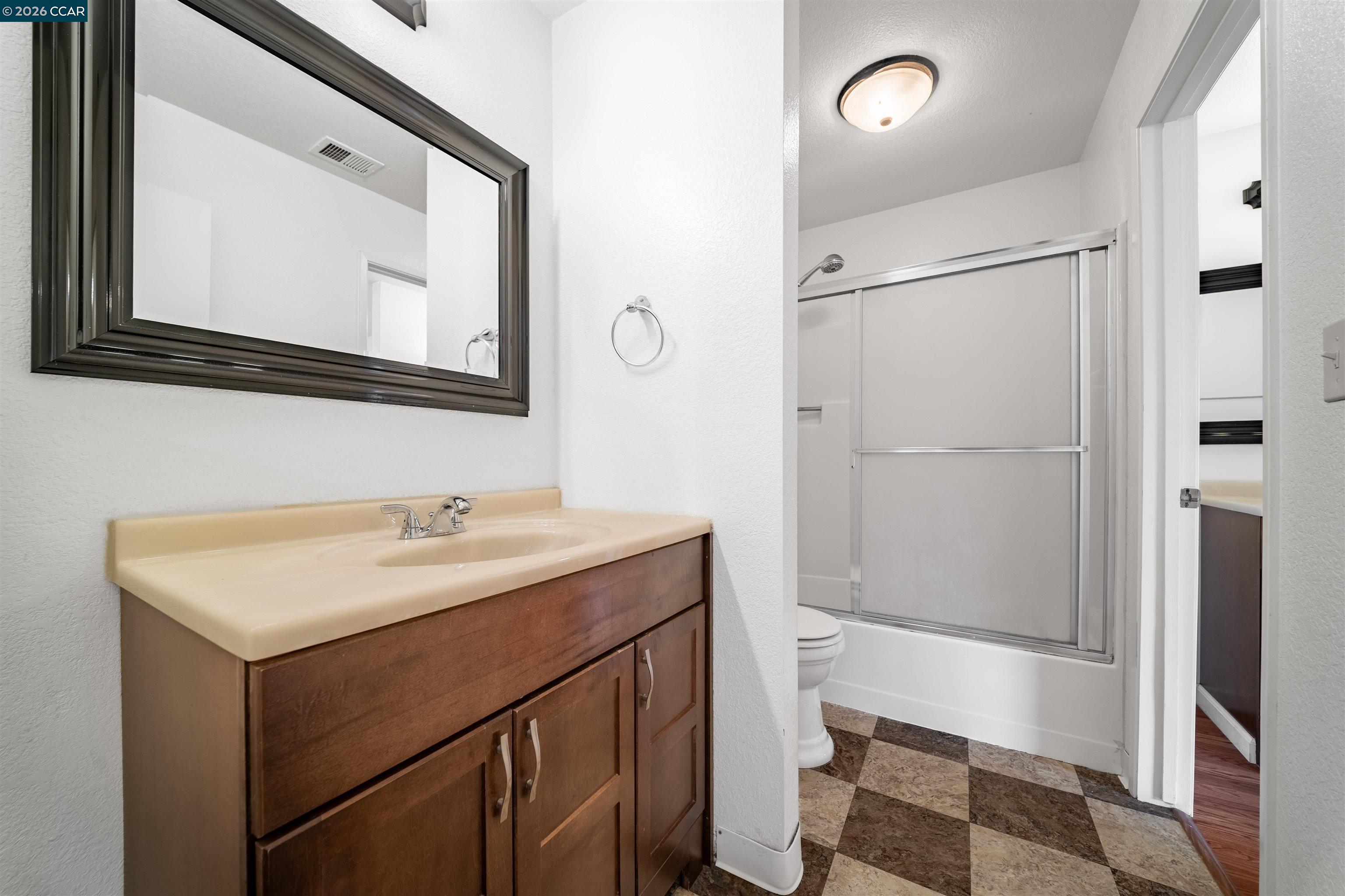 Detail Gallery Image 22 of 37 For 2055 Sierra Rd #106,  Concord,  CA 94518 - 2 Beds | 1/1 Baths