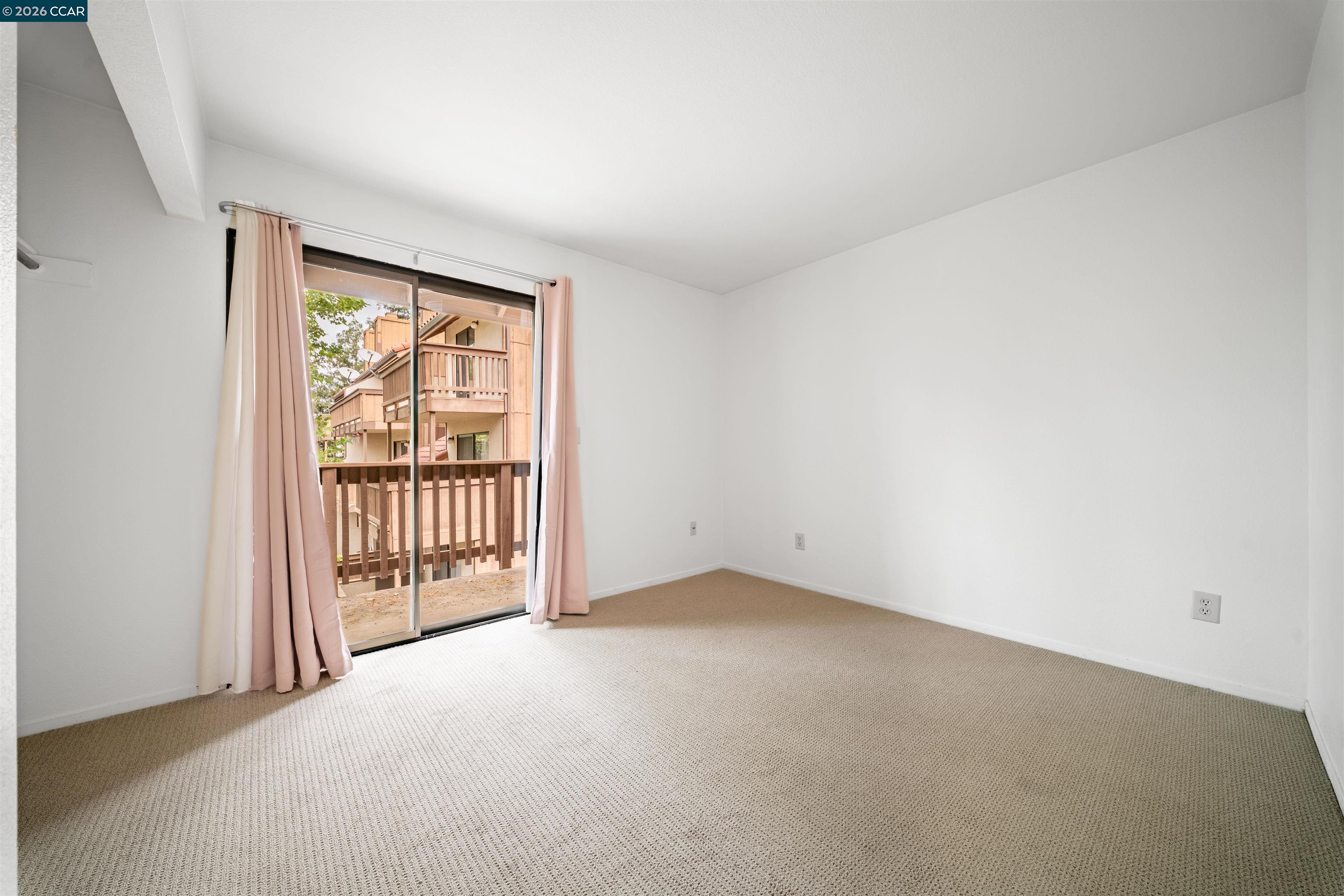 Detail Gallery Image 24 of 37 For 2055 Sierra Rd #106,  Concord,  CA 94518 - 2 Beds | 1/1 Baths