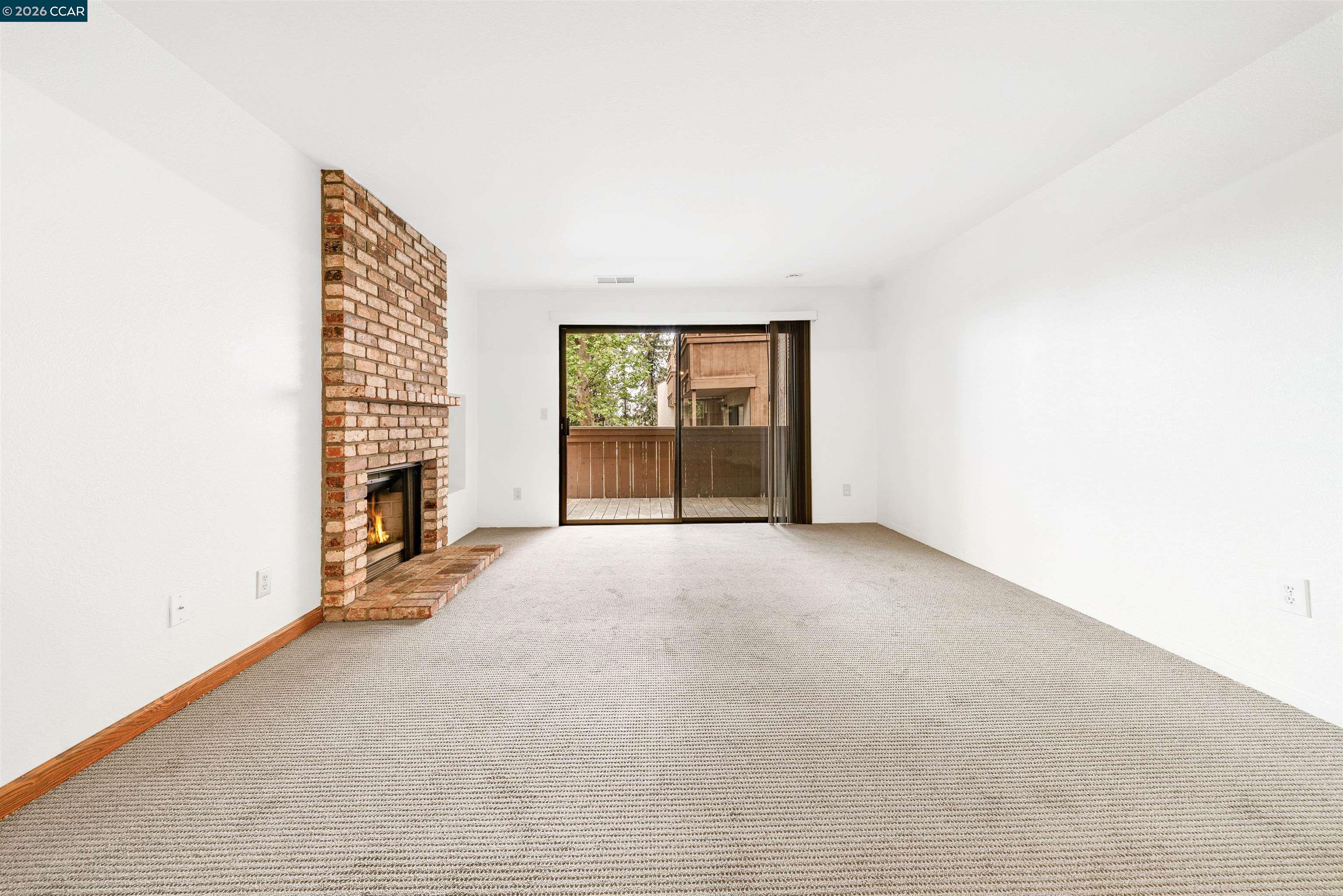 Detail Gallery Image 4 of 37 For 2055 Sierra Rd #106,  Concord,  CA 94518 - 2 Beds | 1/1 Baths