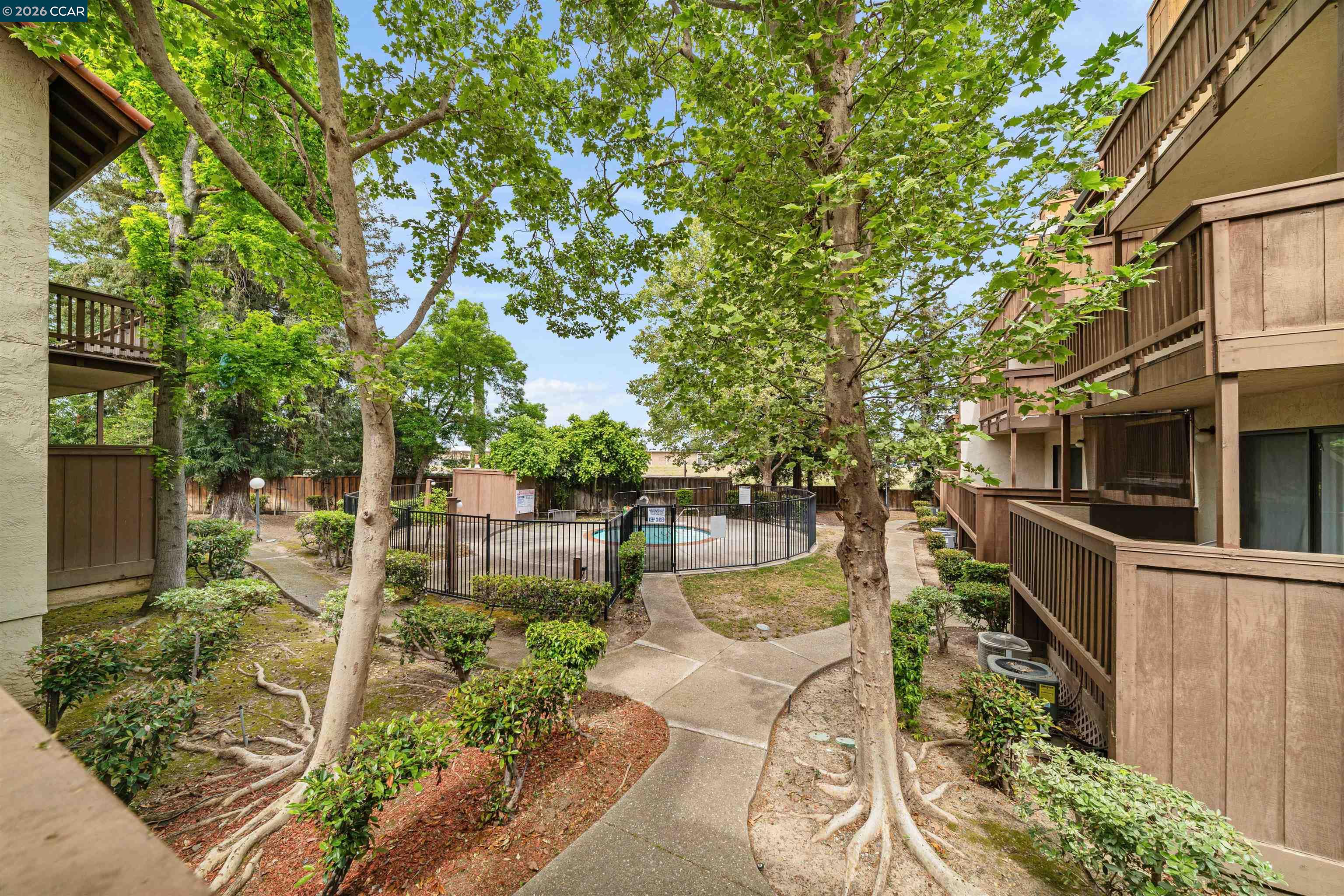 Detail Gallery Image 9 of 37 For 2055 Sierra Rd #106,  Concord,  CA 94518 - 2 Beds | 1/1 Baths