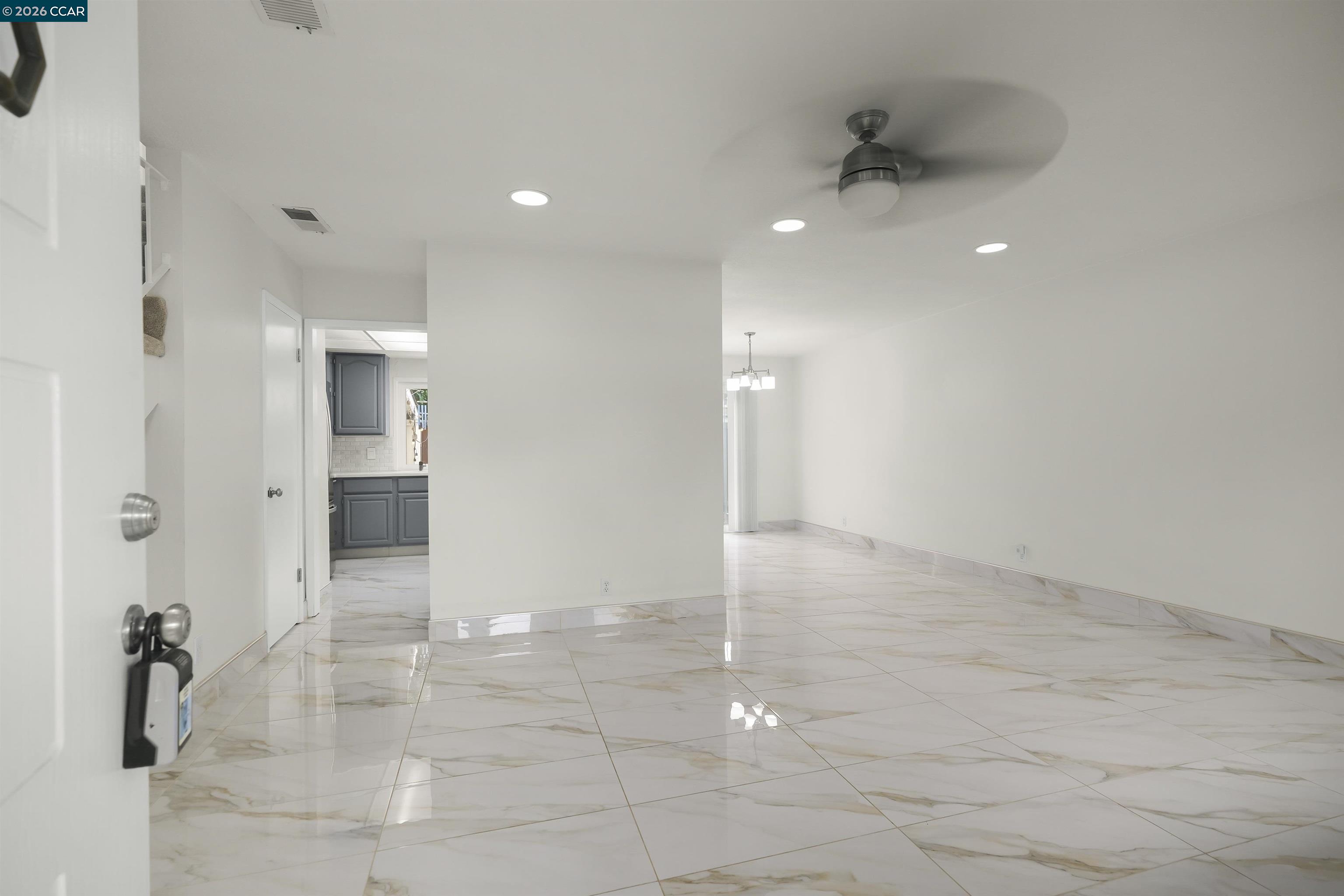 Detail Gallery Image 4 of 31 For 560 La Copita Ct, San Ramon,  CA 94583 - 3 Beds | 1/1 Baths