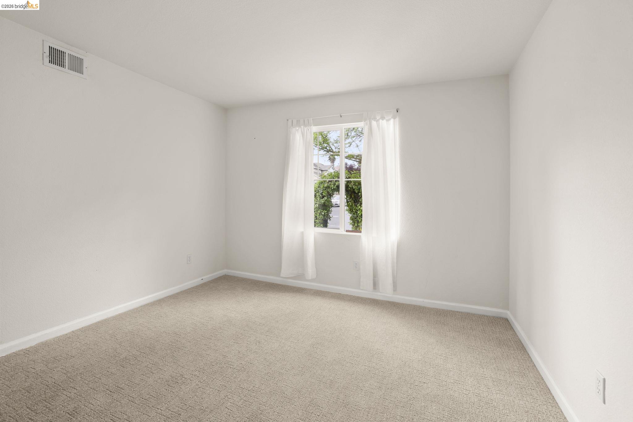 Detail Gallery Image 19 of 38 For 1129 Brittany Hills Ct, Martinez,  CA 94553 - 4 Beds | 3 Baths