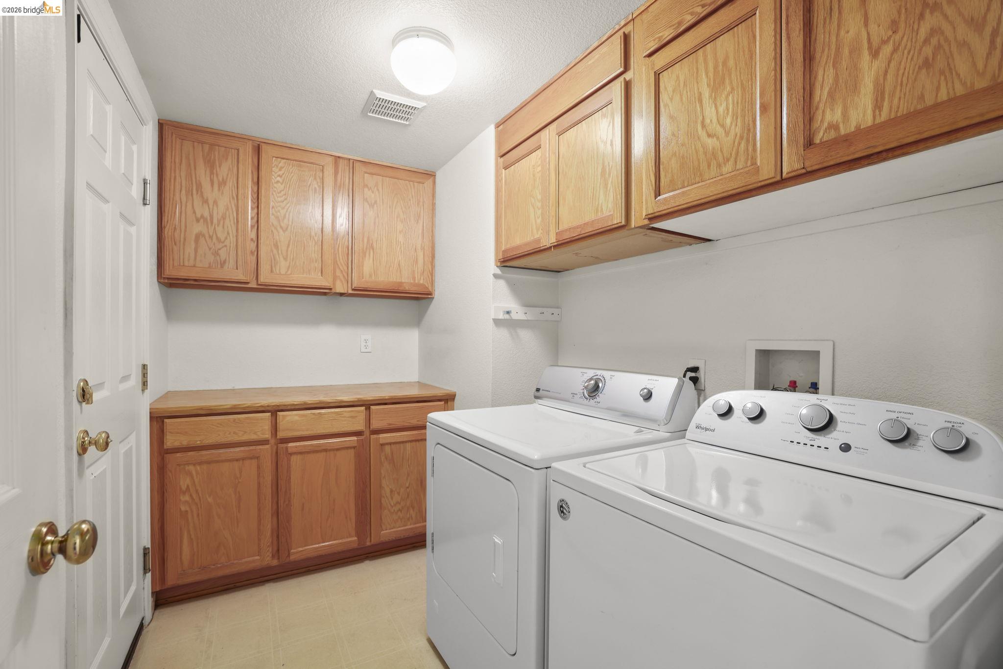 Detail Gallery Image 20 of 38 For 1129 Brittany Hills Ct, Martinez,  CA 94553 - 4 Beds | 3 Baths