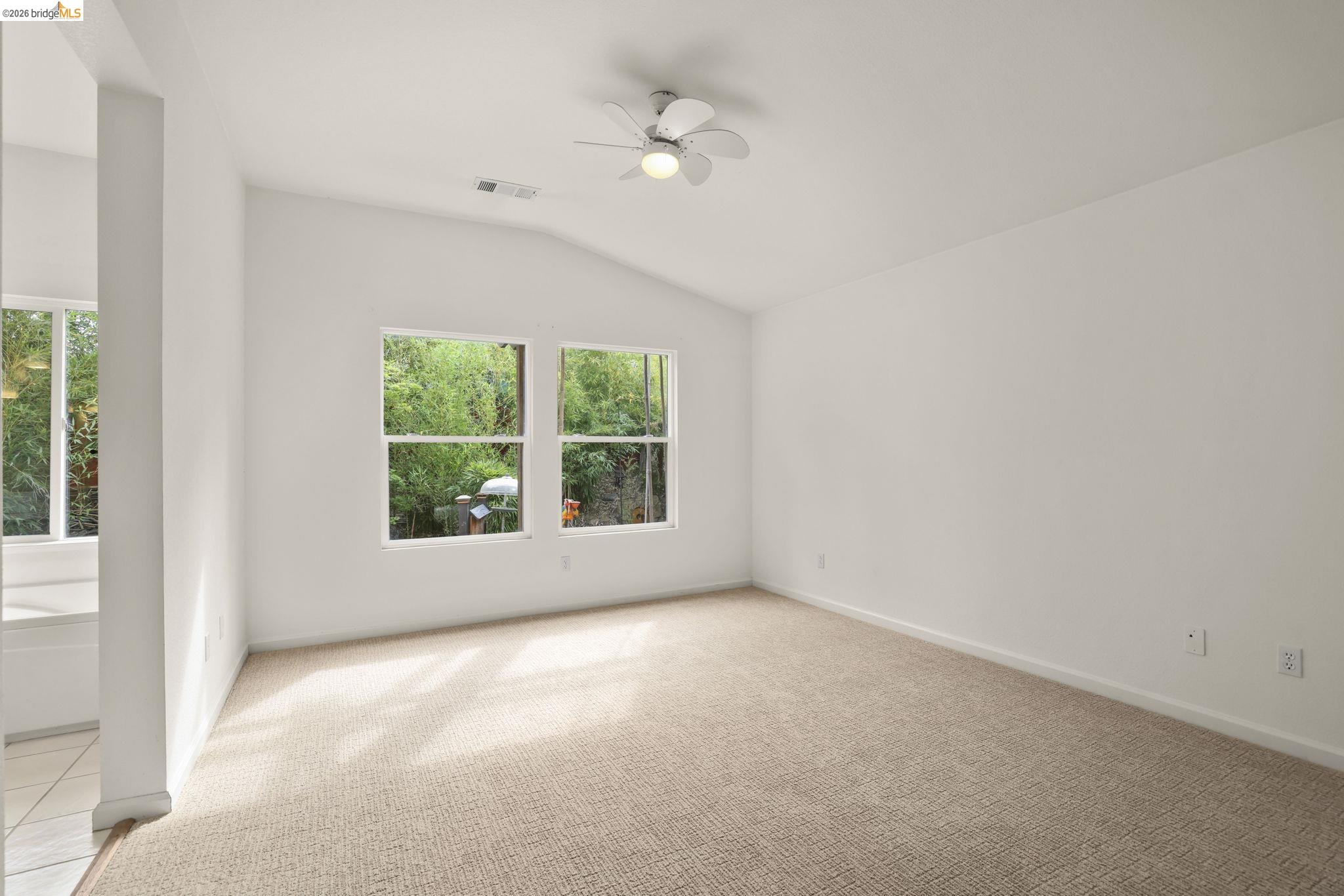 Detail Gallery Image 22 of 38 For 1129 Brittany Hills Ct, Martinez,  CA 94553 - 4 Beds | 3 Baths