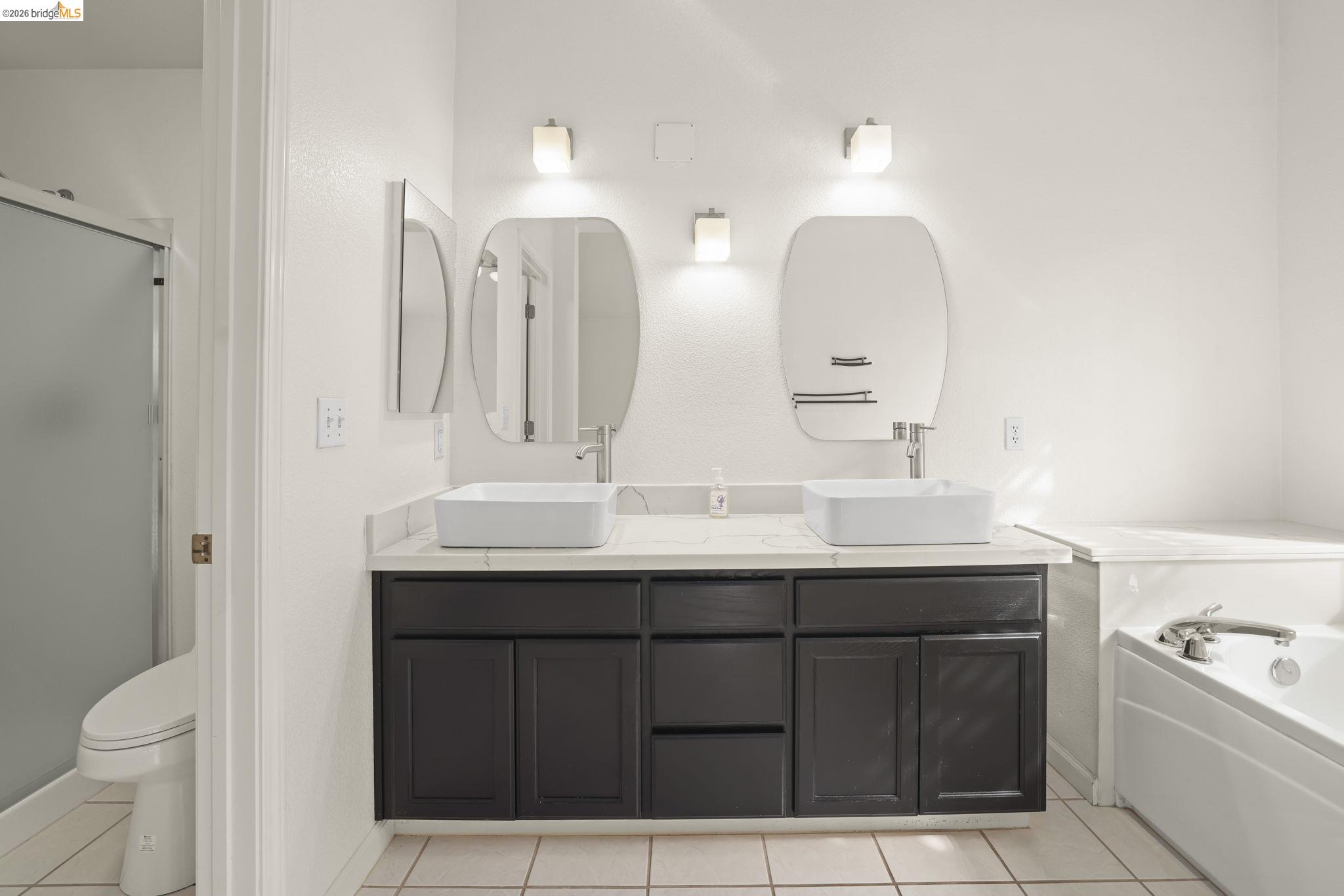 Detail Gallery Image 24 of 38 For 1129 Brittany Hills Ct, Martinez,  CA 94553 - 4 Beds | 3 Baths