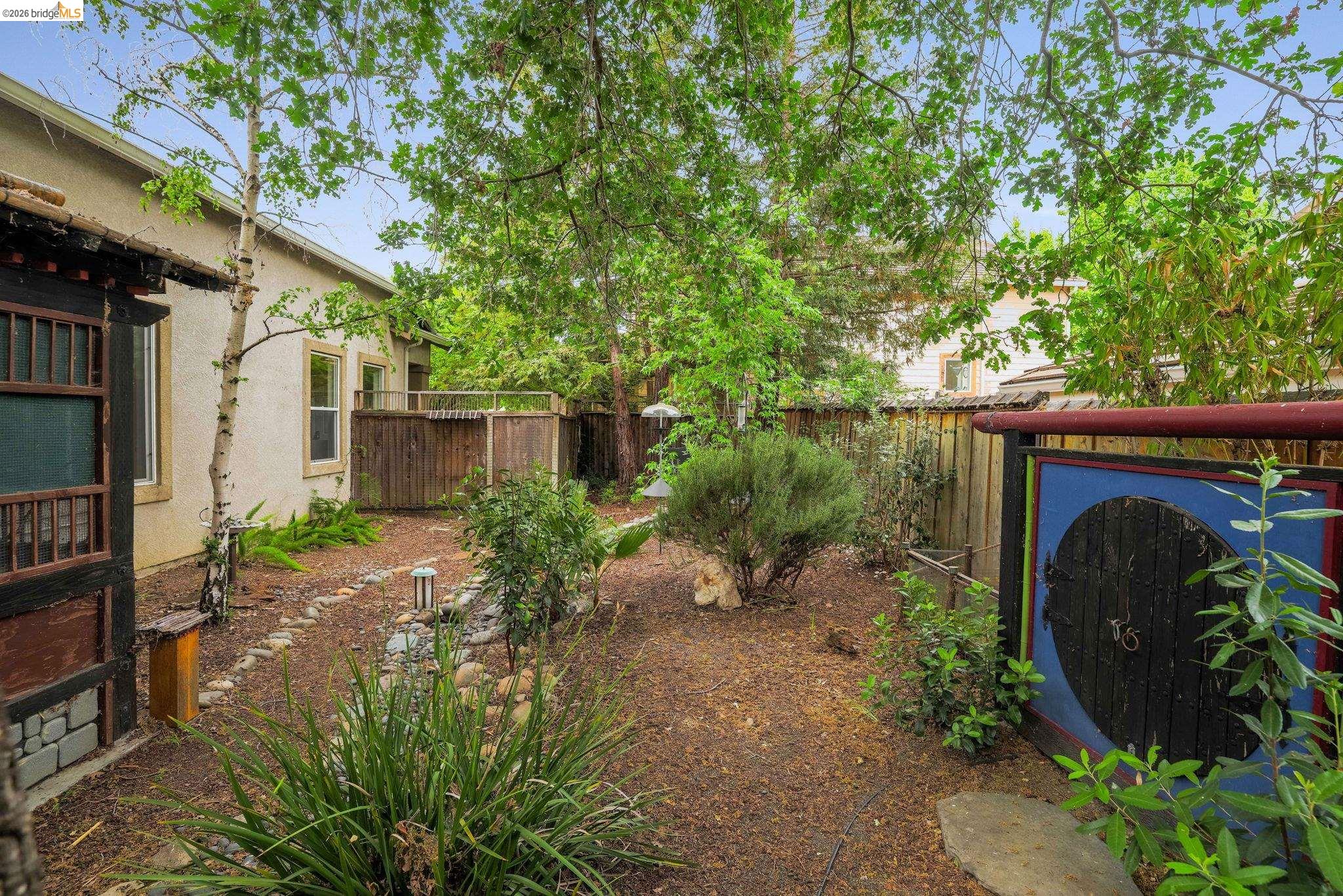 Detail Gallery Image 34 of 38 For 1129 Brittany Hills Ct, Martinez,  CA 94553 - 4 Beds | 3 Baths