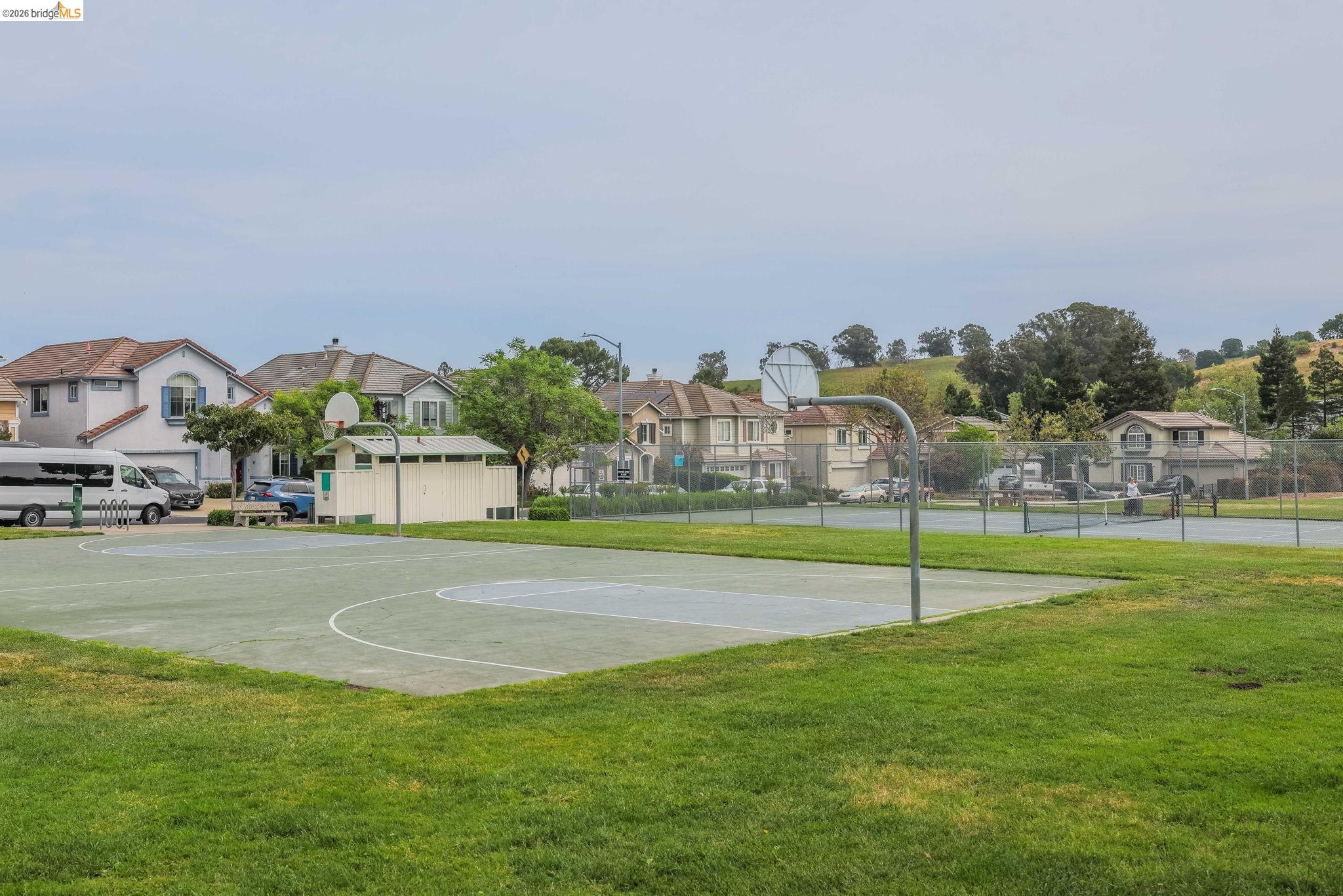 Detail Gallery Image 38 of 38 For 1129 Brittany Hills Ct, Martinez,  CA 94553 - 4 Beds | 3 Baths