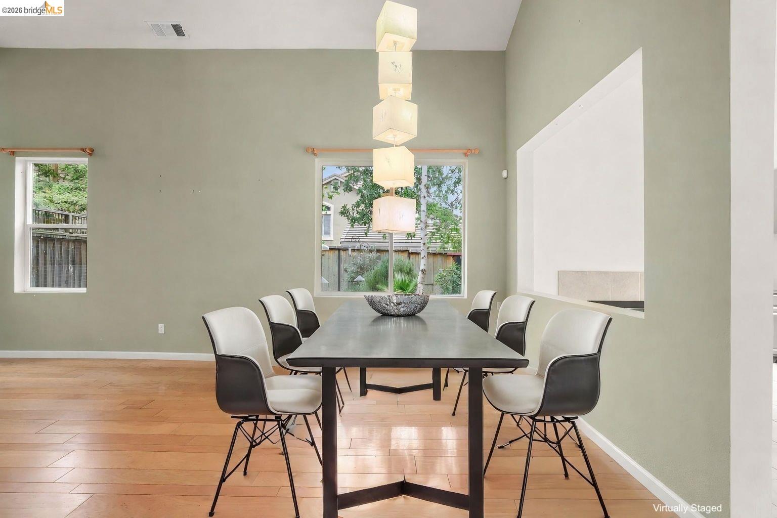 Detail Gallery Image 6 of 38 For 1129 Brittany Hills Ct, Martinez,  CA 94553 - 4 Beds | 3 Baths