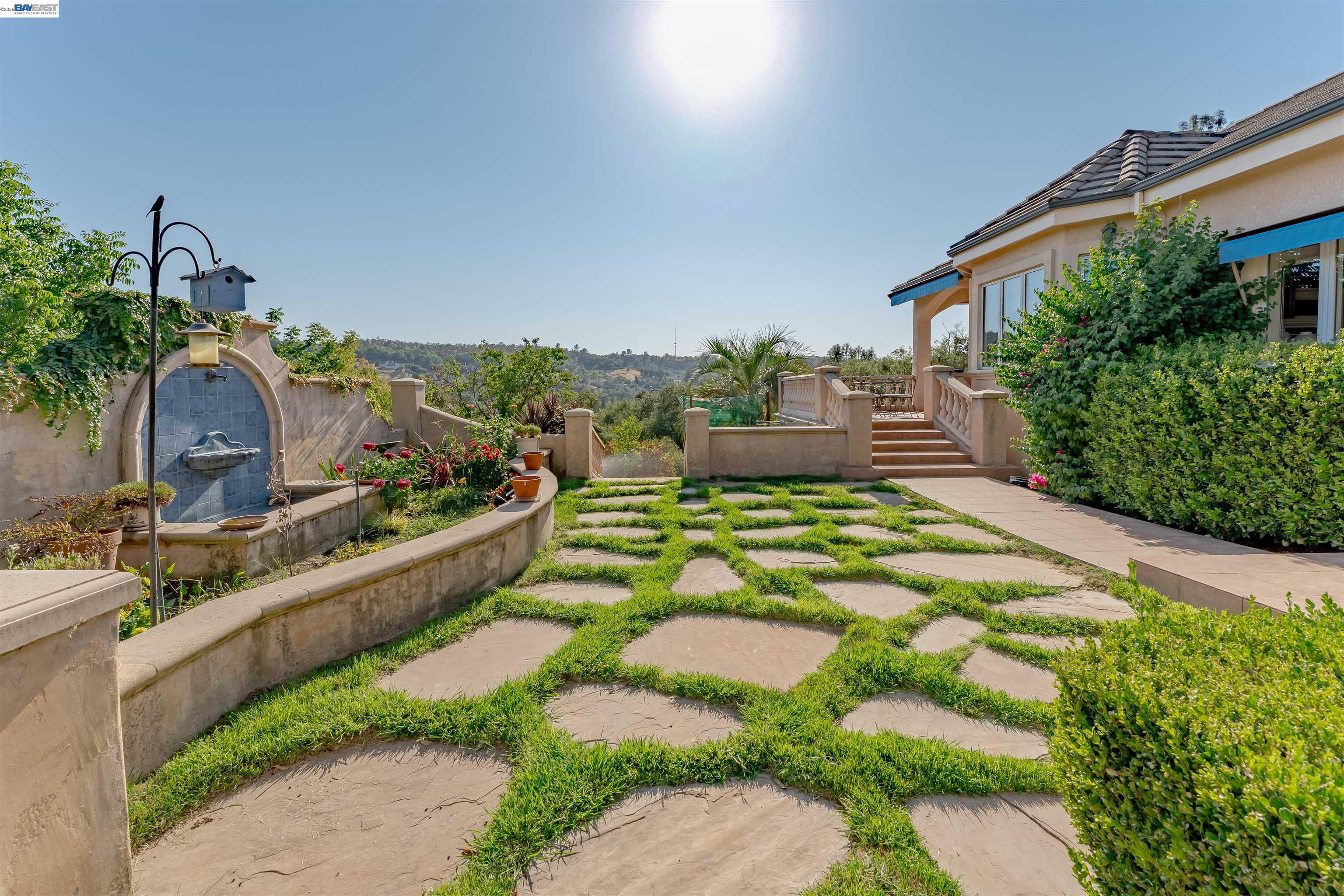 Detail Gallery Image 4 of 60 For 7745 Winter Snow Ct, Newcastle,  CA 95658 - 4 Beds | 3/1 Baths