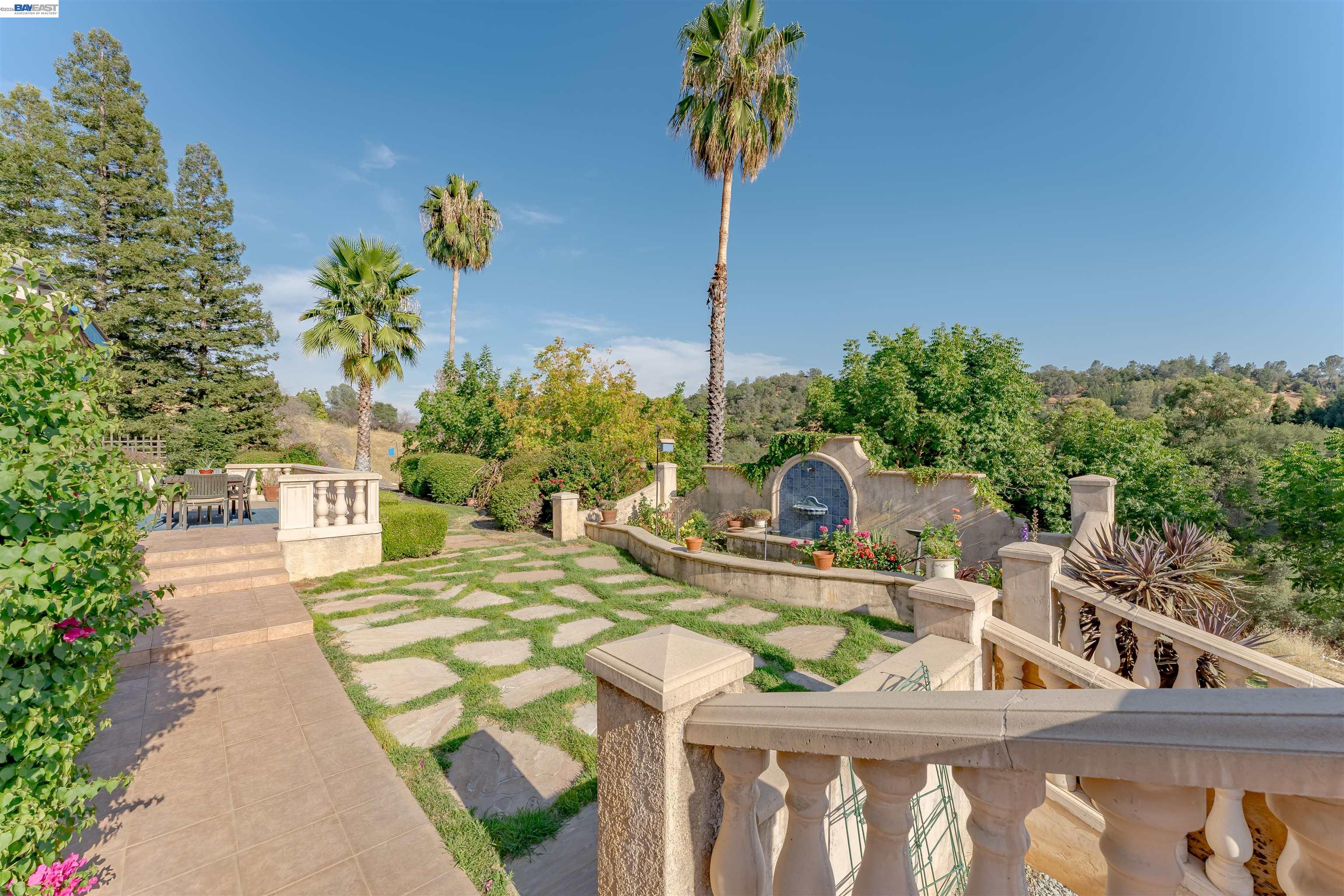 Detail Gallery Image 7 of 60 For 7745 Winter Snow Ct, Newcastle,  CA 95658 - 4 Beds | 3/1 Baths