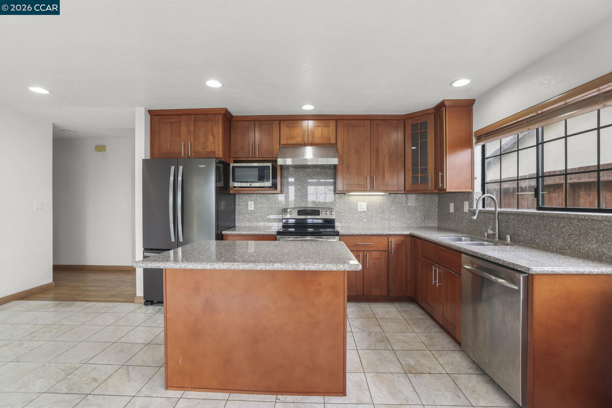 Detail Gallery Image 10 of 24 For 3438 Gregory Dr, Bay Point,  CA 94565 - 3 Beds | 2 Baths