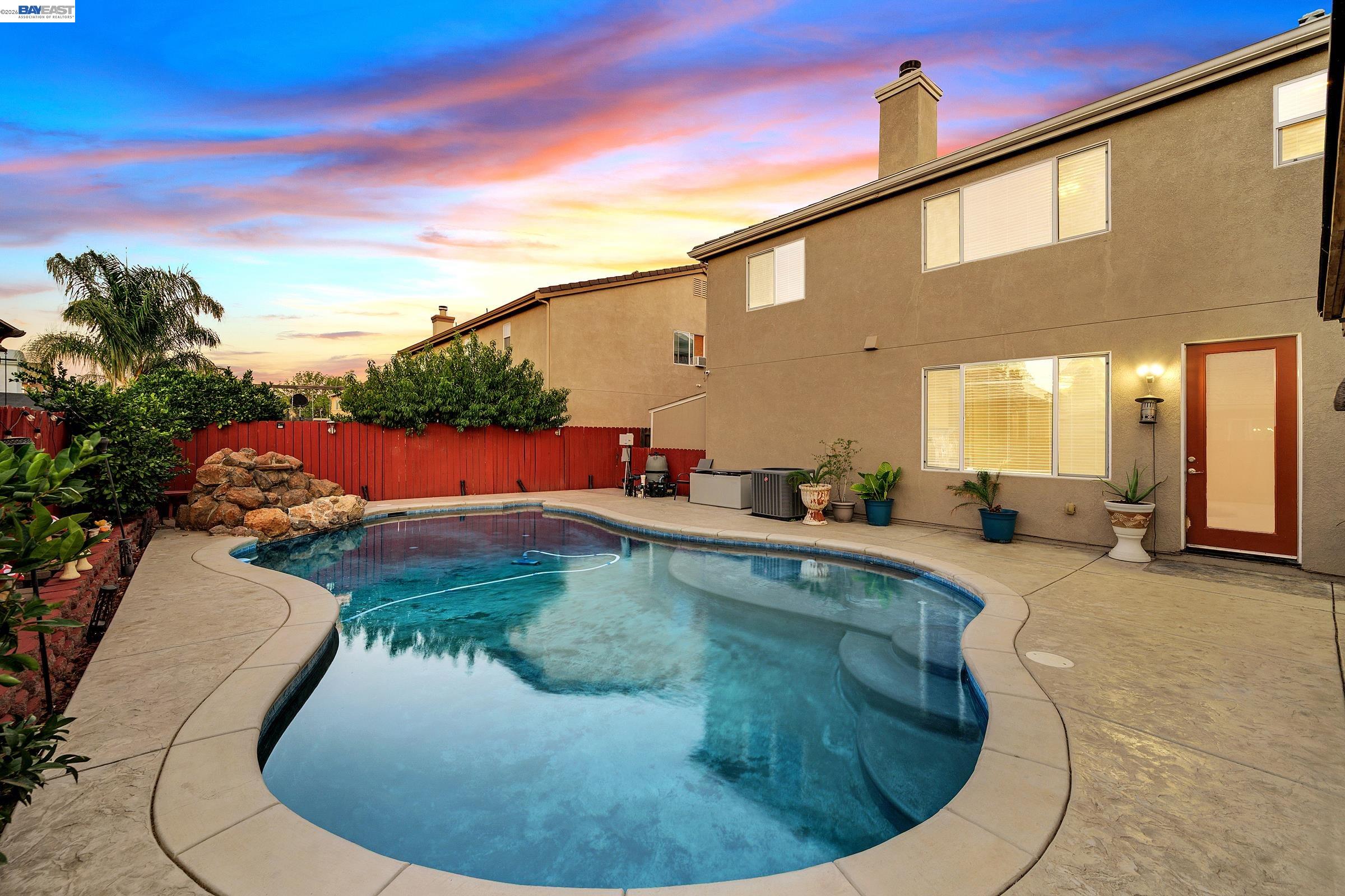 Detail Gallery Image 7 of 60 For 1419 Nubian St, Patterson,  CA 95363 - 5 Beds | 3/1 Baths