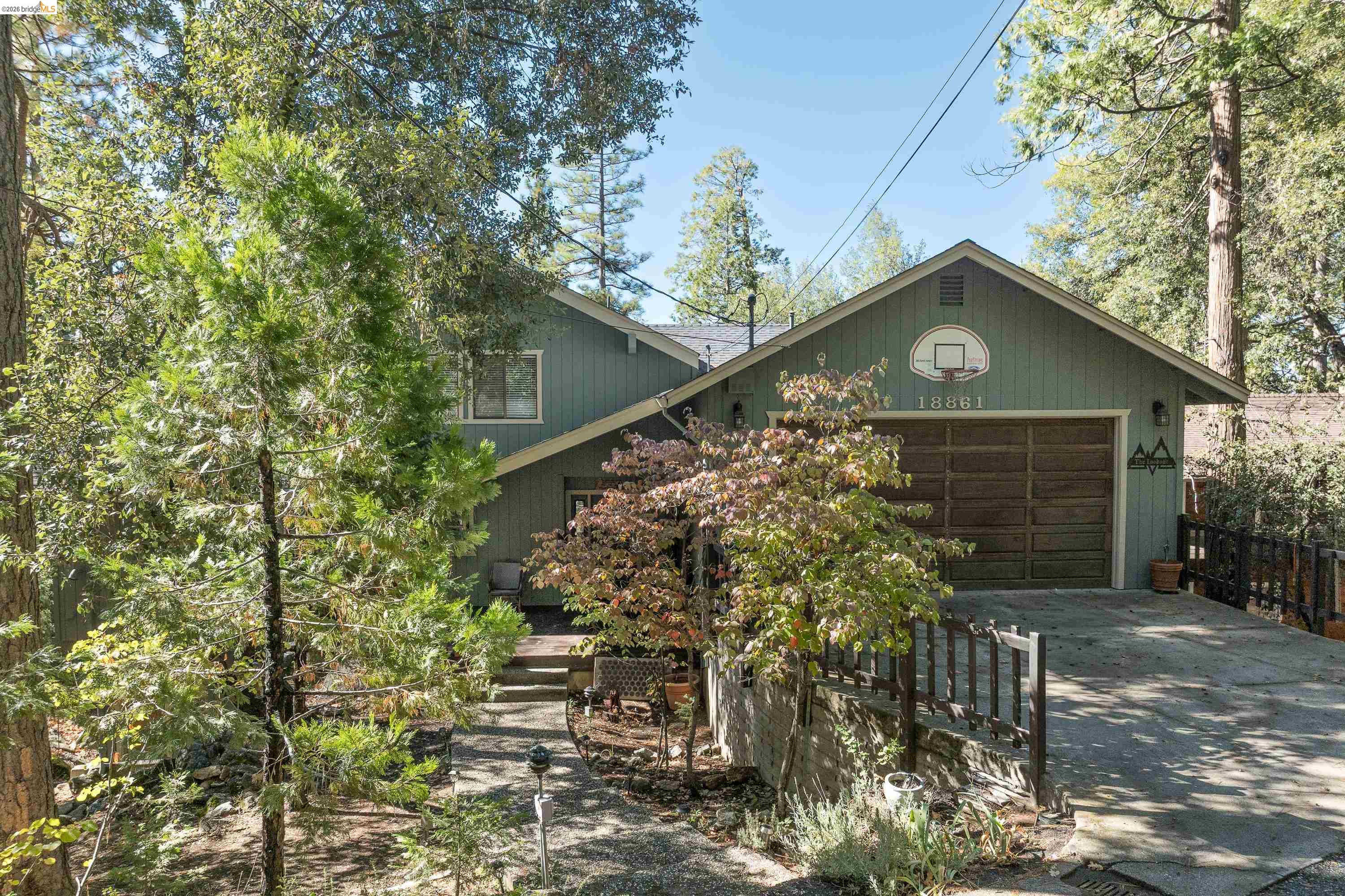 Detail Gallery Image 2 of 46 For 18861 Lookout Dr, Twain Harte,  CA 95383 - 4 Beds | 3/1 Baths