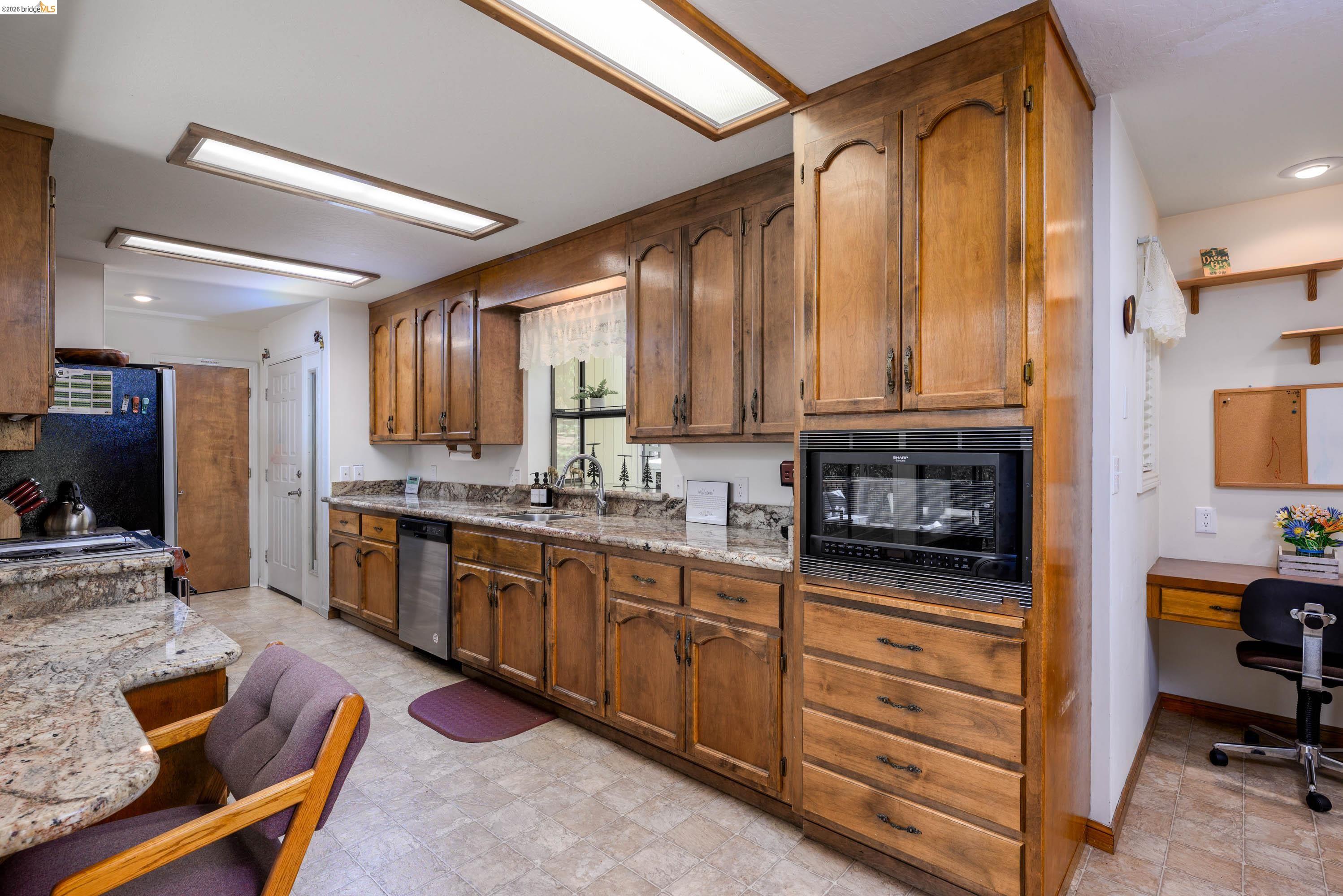 Detail Gallery Image 6 of 46 For 18861 Lookout Dr, Twain Harte,  CA 95383 - 4 Beds | 3/1 Baths