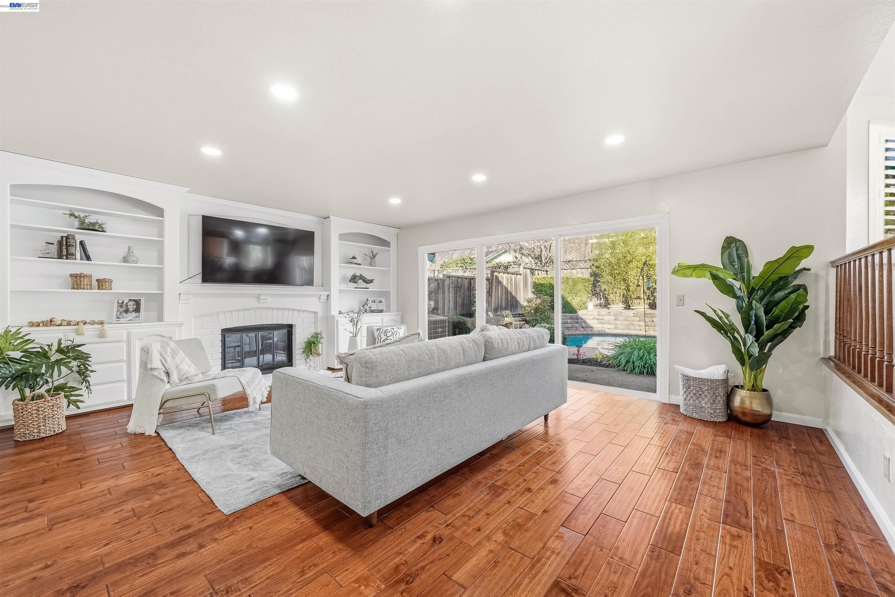 Detail Gallery Image 15 of 60 For 280 Summerford Cir, San Ramon,  CA 94583 - 4 Beds | 3 Baths