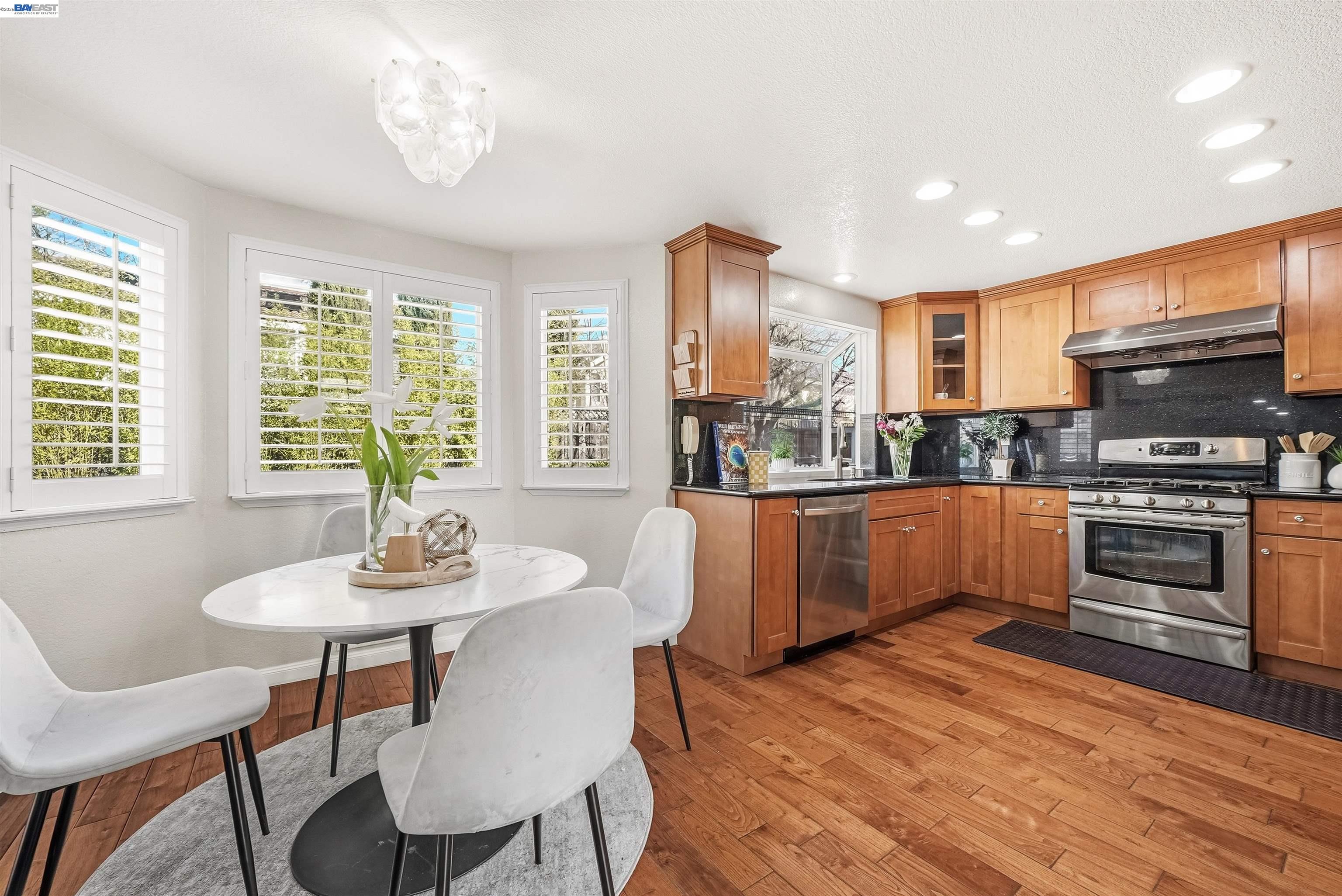 Detail Gallery Image 21 of 60 For 280 Summerford Cir, San Ramon,  CA 94583 - 4 Beds | 3 Baths