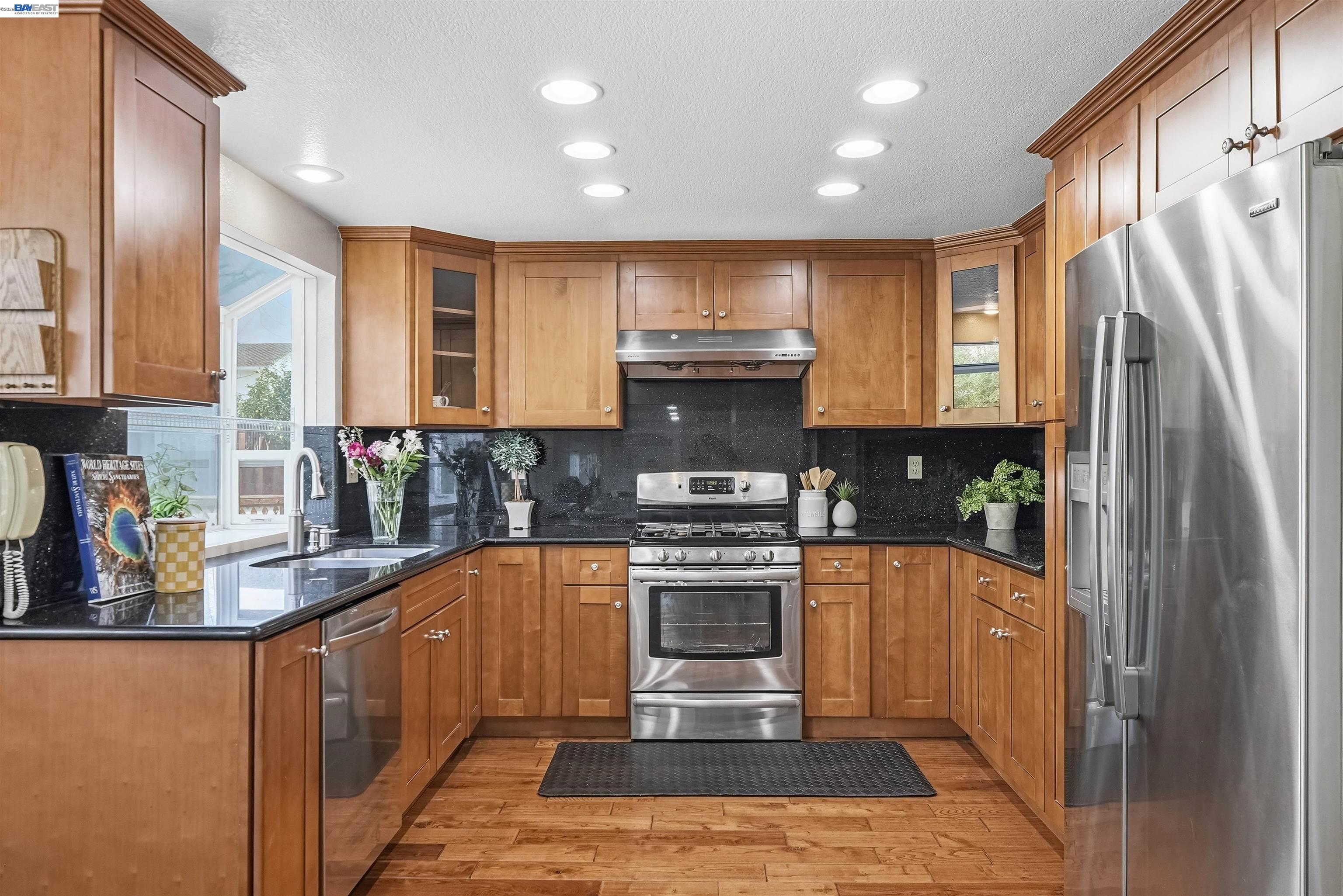 Detail Gallery Image 22 of 60 For 280 Summerford Cir, San Ramon,  CA 94583 - 4 Beds | 3 Baths