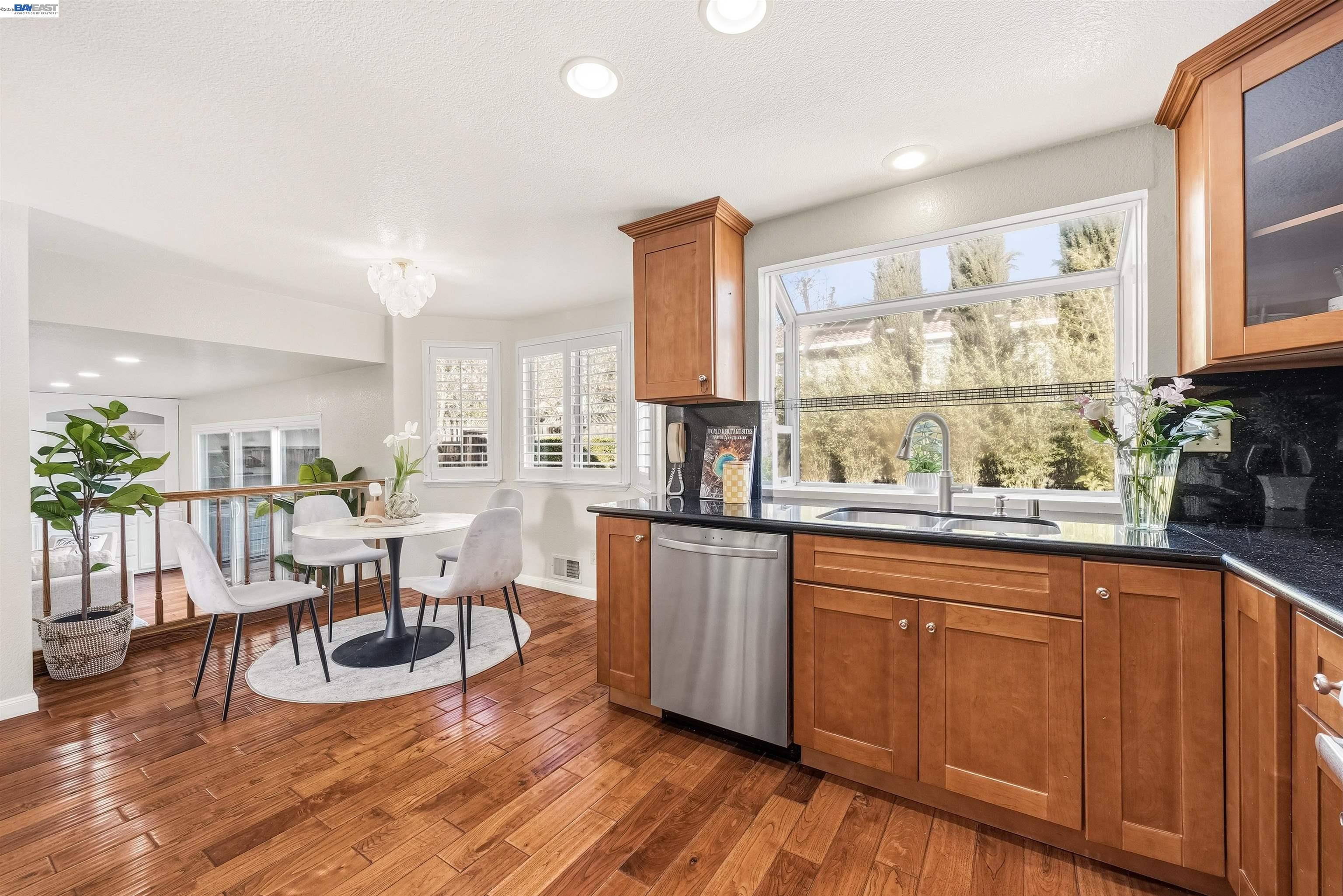 Detail Gallery Image 25 of 60 For 280 Summerford Cir, San Ramon,  CA 94583 - 4 Beds | 3 Baths