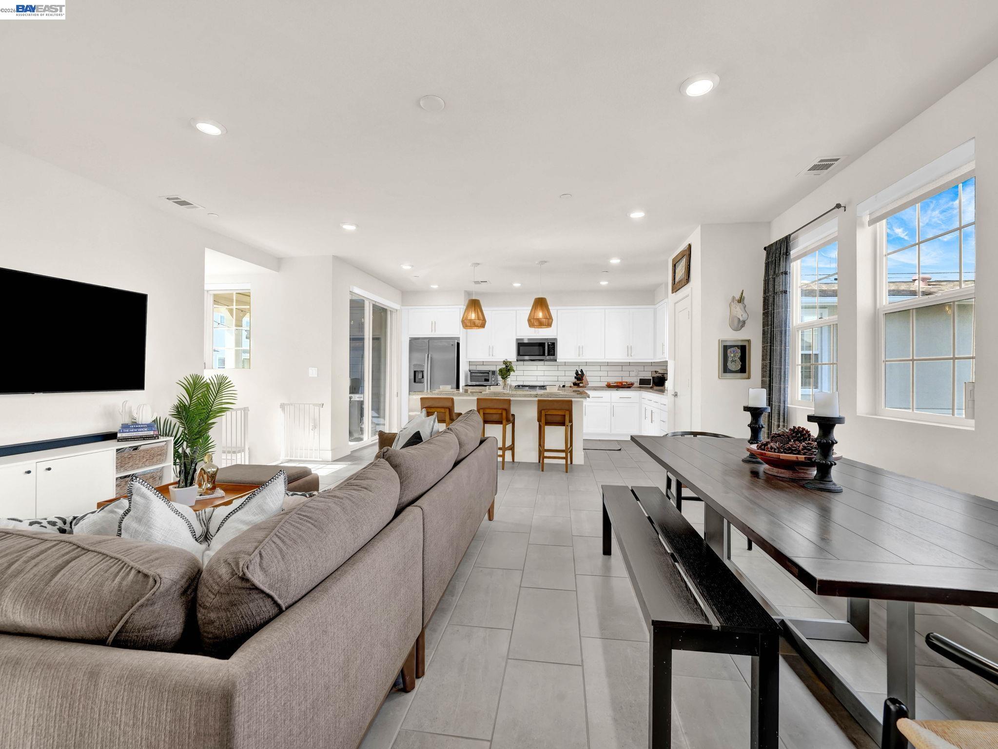 Detail Gallery Image 13 of 46 For 37457 Salt Grass Rd, Newark,  CA 94560 - 4 Beds | 3 Baths