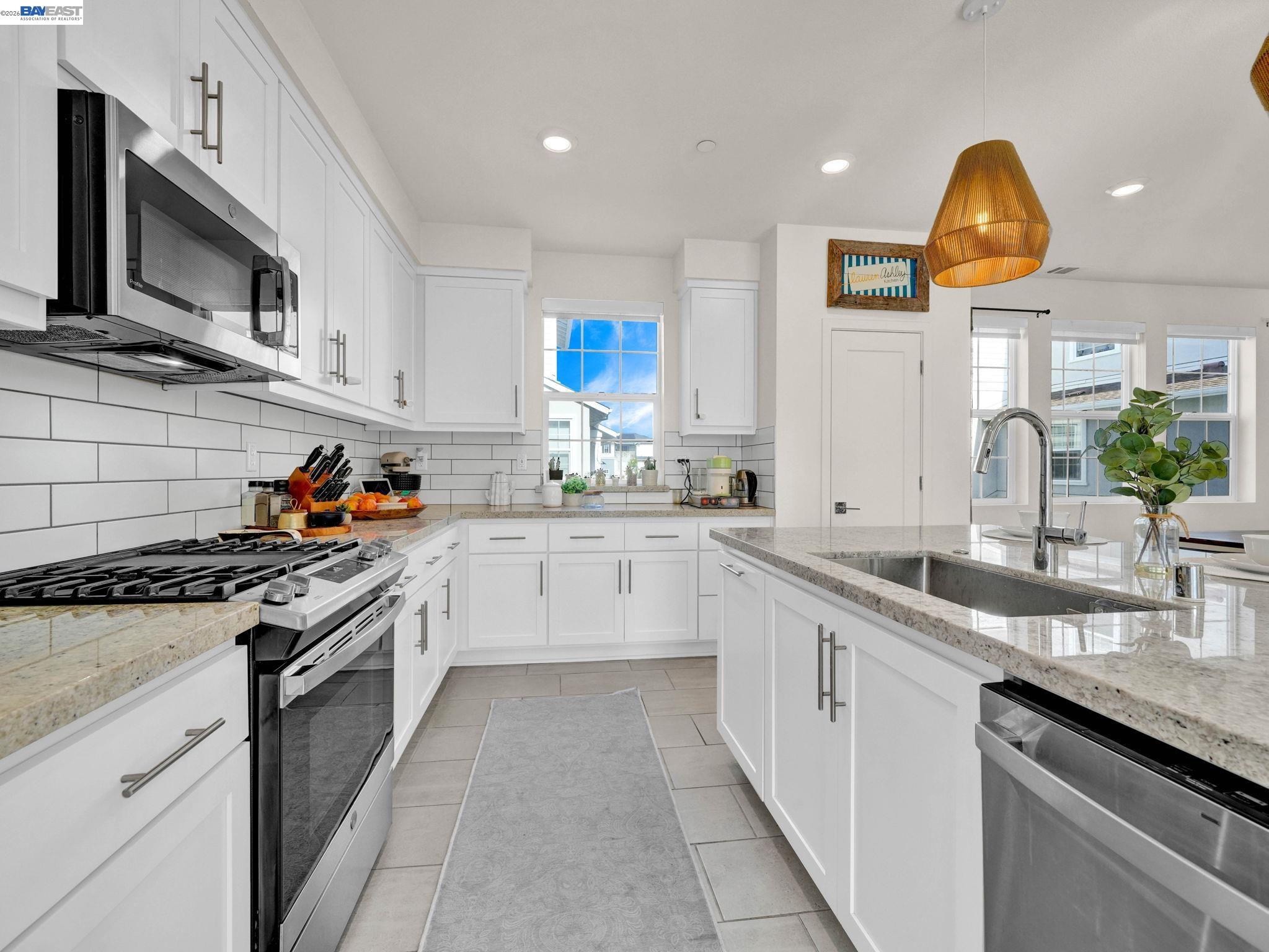 Detail Gallery Image 5 of 46 For 37457 Salt Grass Rd, Newark,  CA 94560 - 4 Beds | 3 Baths