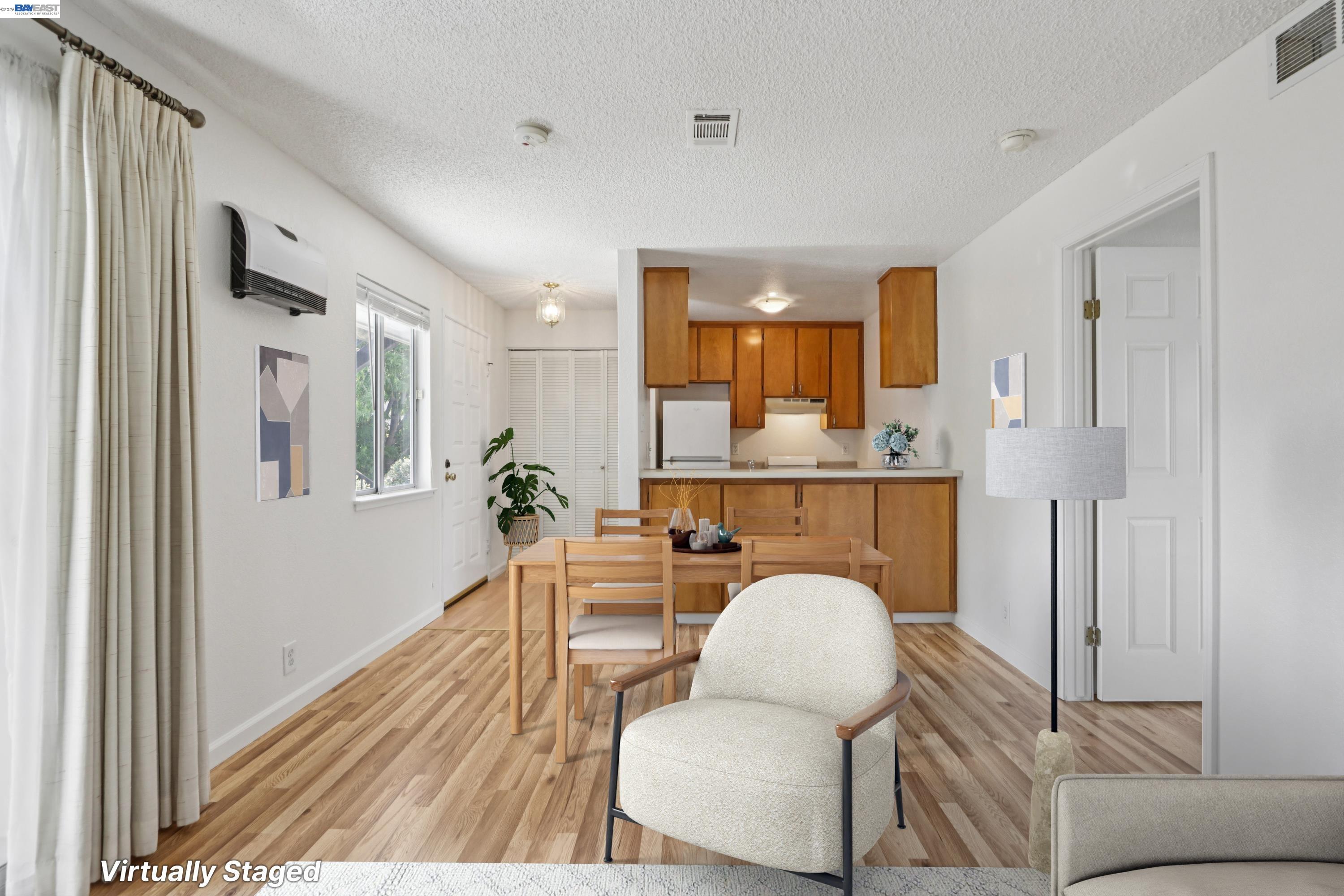 Detail Gallery Image 2 of 13 For 620 River Oak Way #84,  Hayward,  CA 94544 - 1 Beds | 1 Baths