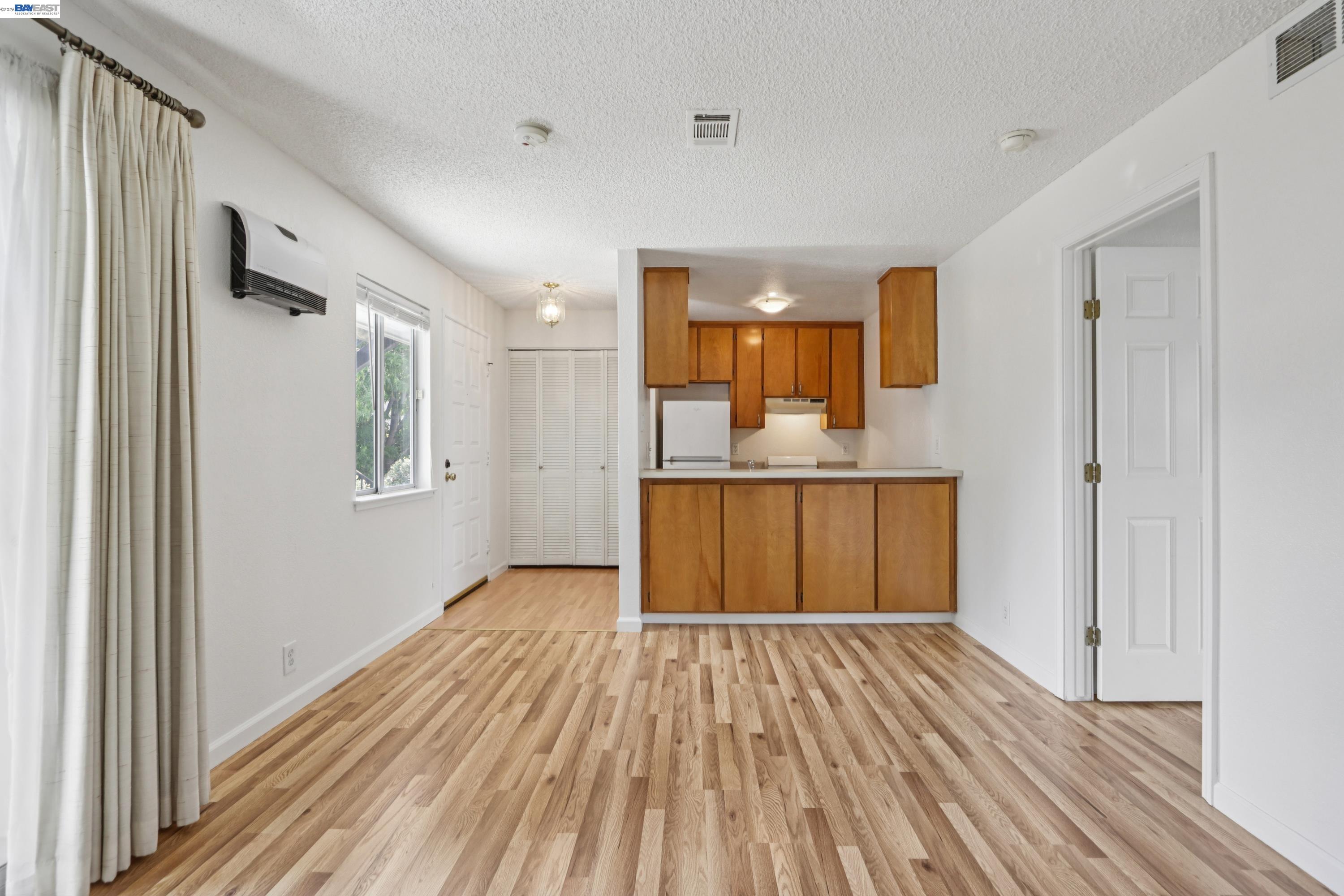 Photo #4: 41129253 Listing: Photo #4