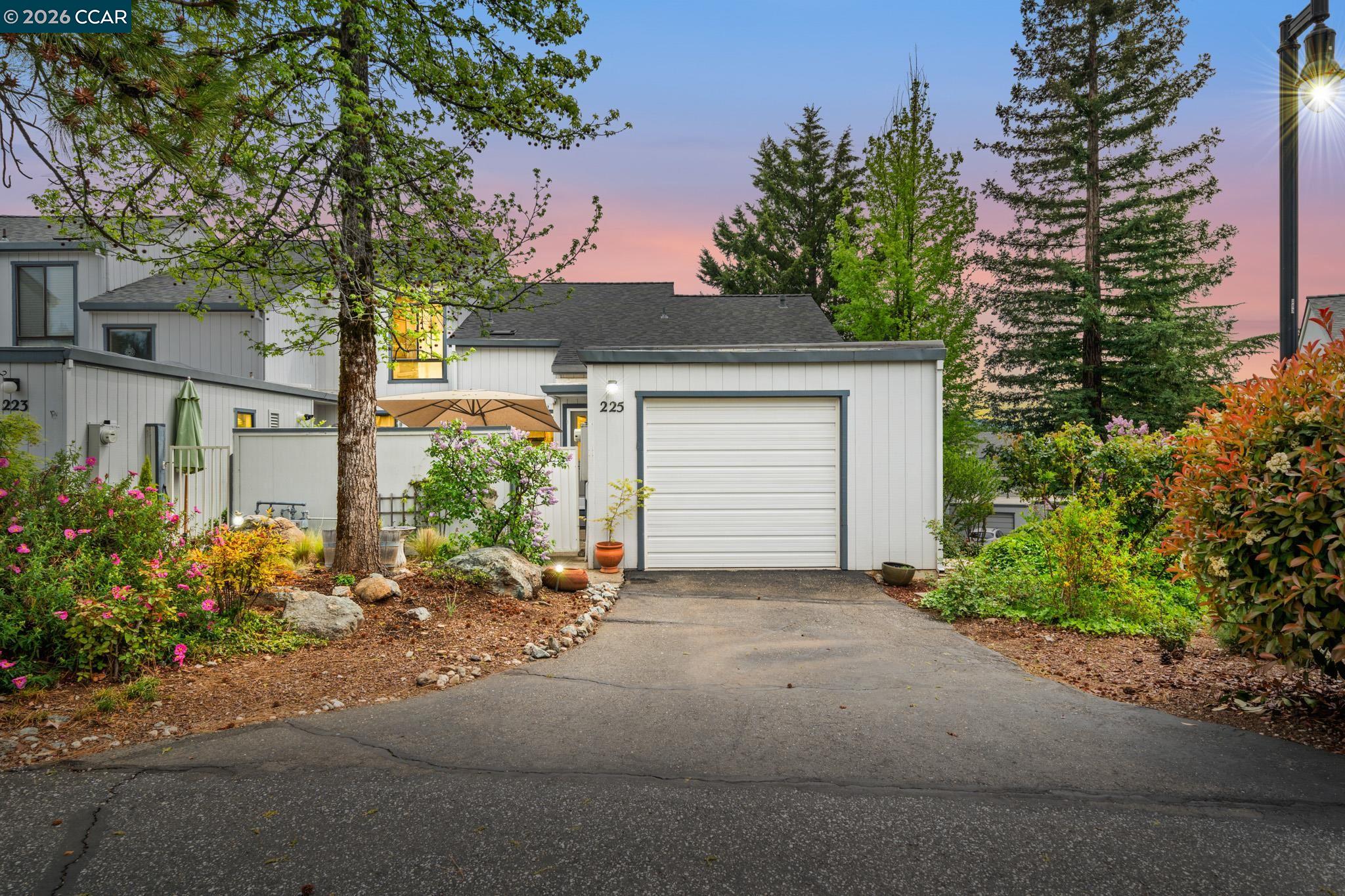 Front Image Thumbnail for CC41129257