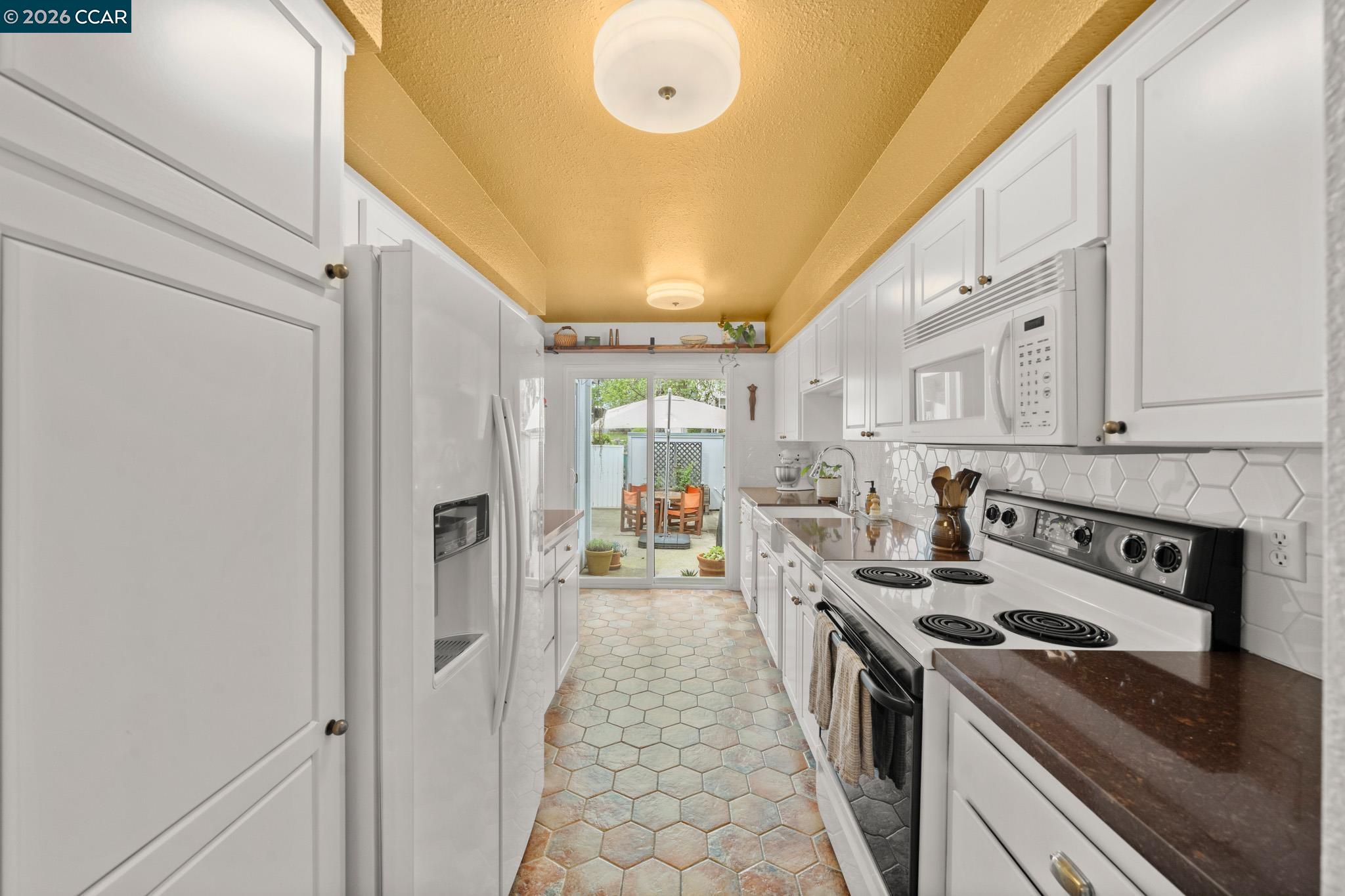 Detail Gallery Image 11 of 46 For 225 Woodside Ct, Grass Valley,  CA 95945 - 2 Beds | 2 Baths