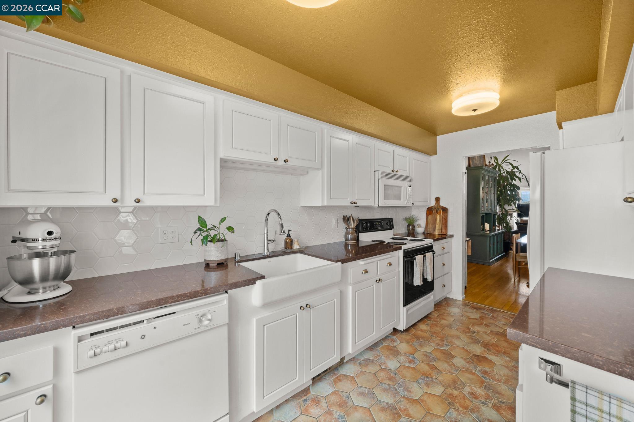 Detail Gallery Image 7 of 46 For 225 Woodside Ct, Grass Valley,  CA 95945 - 2 Beds | 2 Baths