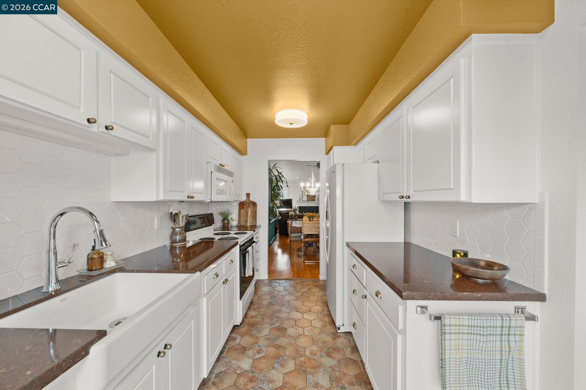 Detail Gallery Image 9 of 46 For 225 Woodside Ct, Grass Valley,  CA 95945 - 2 Beds | 2 Baths
